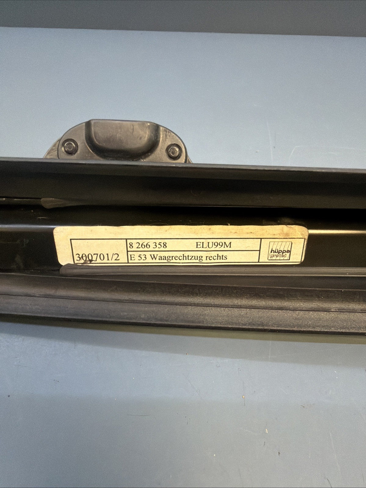 2000-2006 BMW E53 X5 4.4i 3.0i REAR RIGHT Quarter Window Shade OEM 8266358