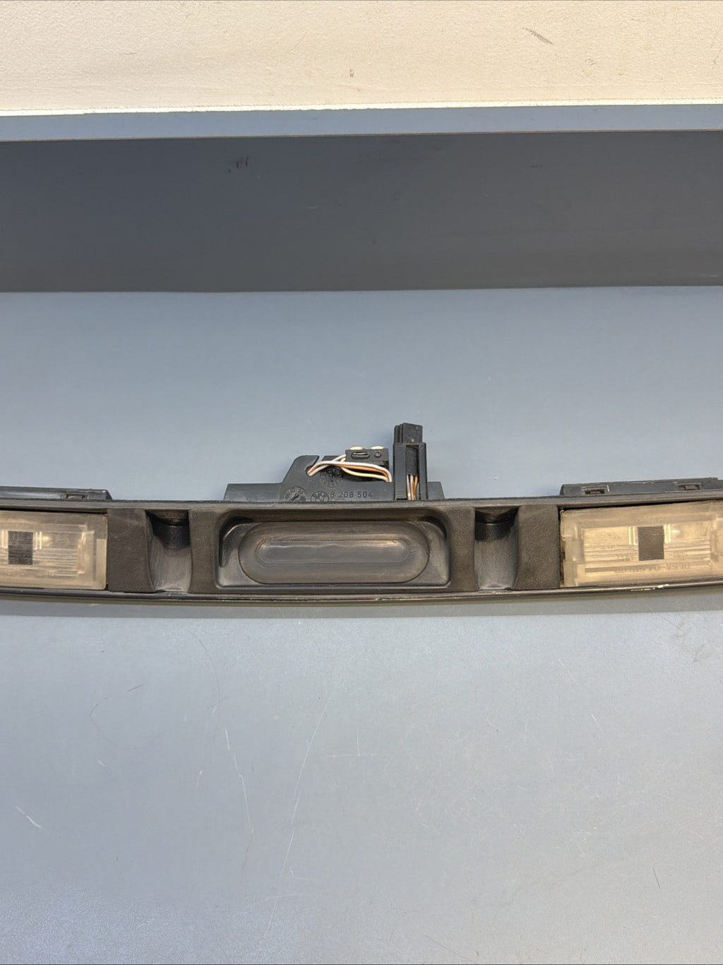 2000 BMW 323i 330xi 323xi 330i E46 Sedan Trunk Lid Handle Grip Black 8208504
