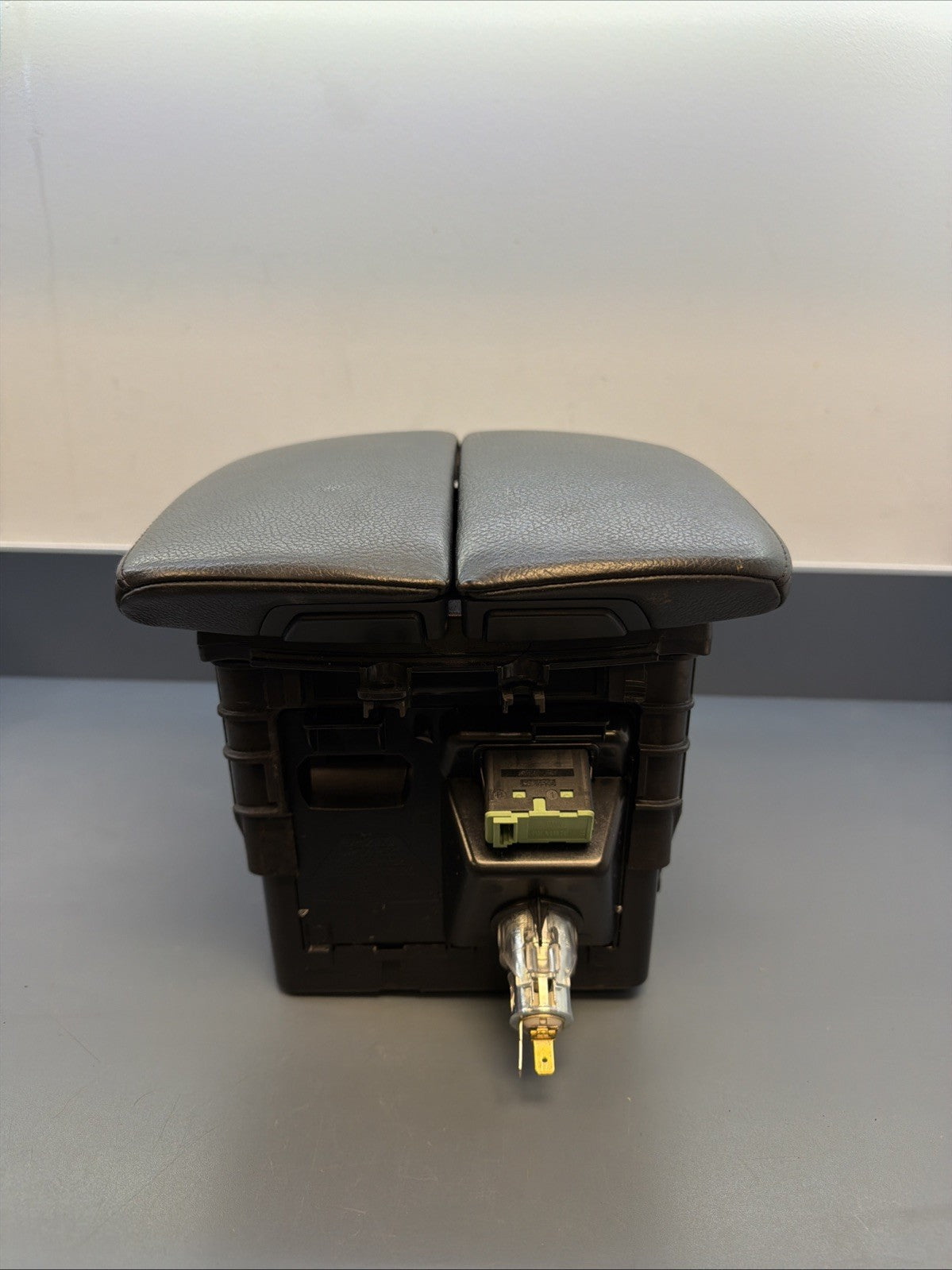 2007-2013 BMW X5 - Front Center Armrest / Storage BIN 9115083
