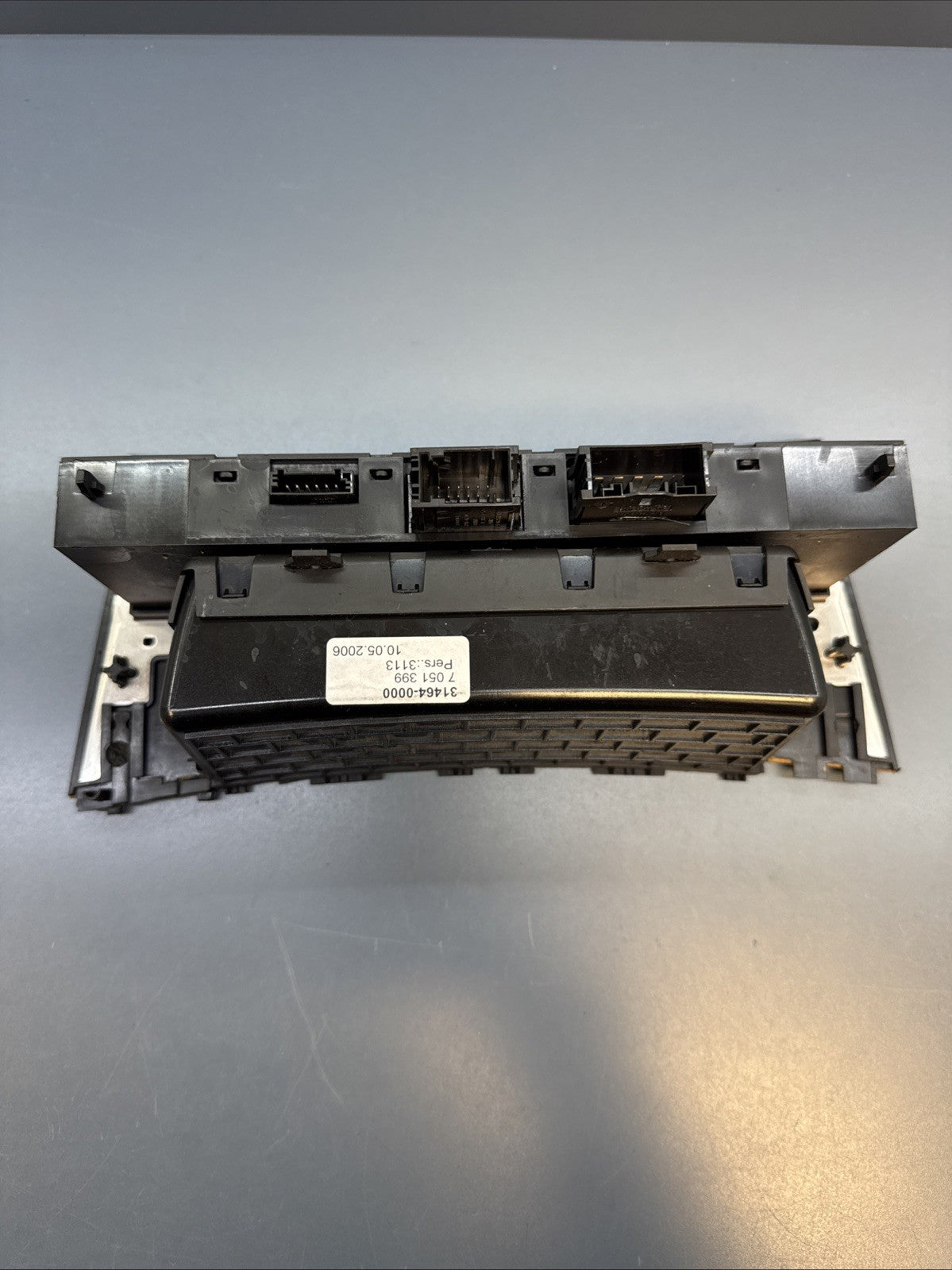 04 05 06 07 08 2004 2005 2006 2007 2008 BMW 530i 525i STORAGE BOX 7051399