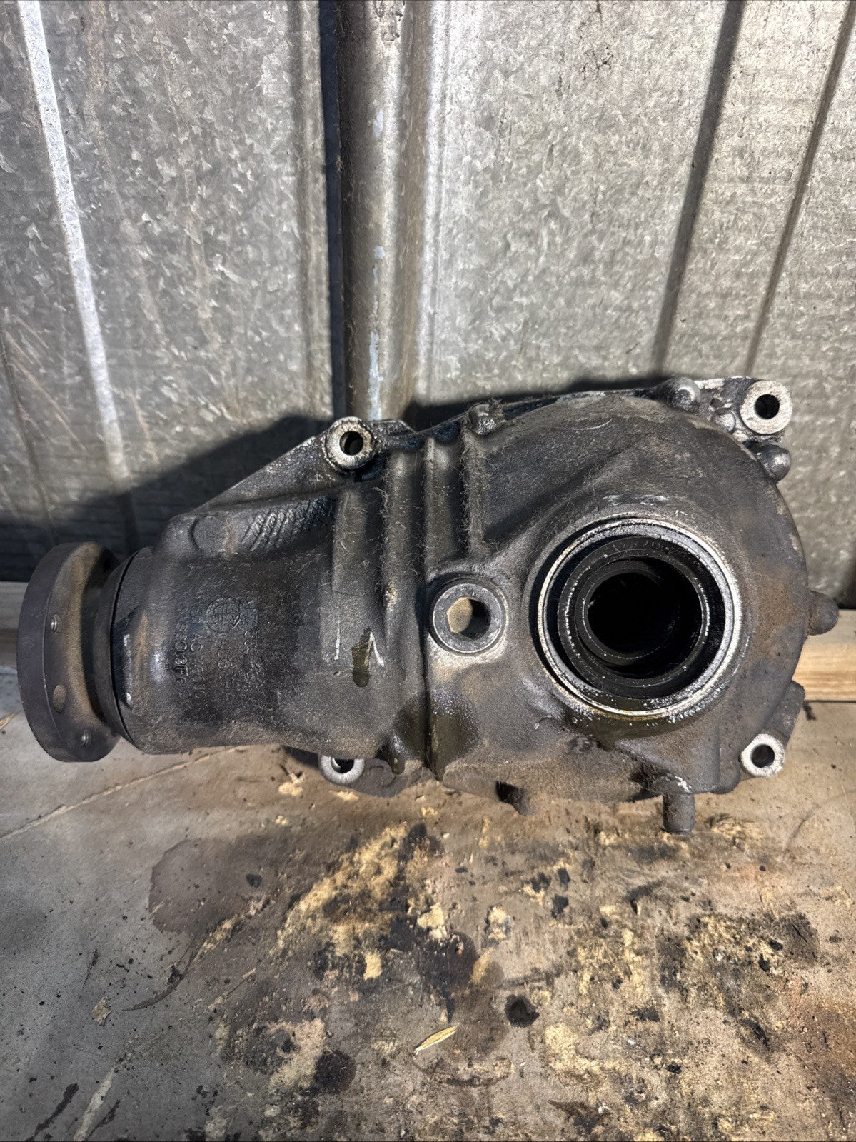 Front Differential Carrier Final Drive 3.46 AWD Diff OEM BMW E90 335Xi 7533435