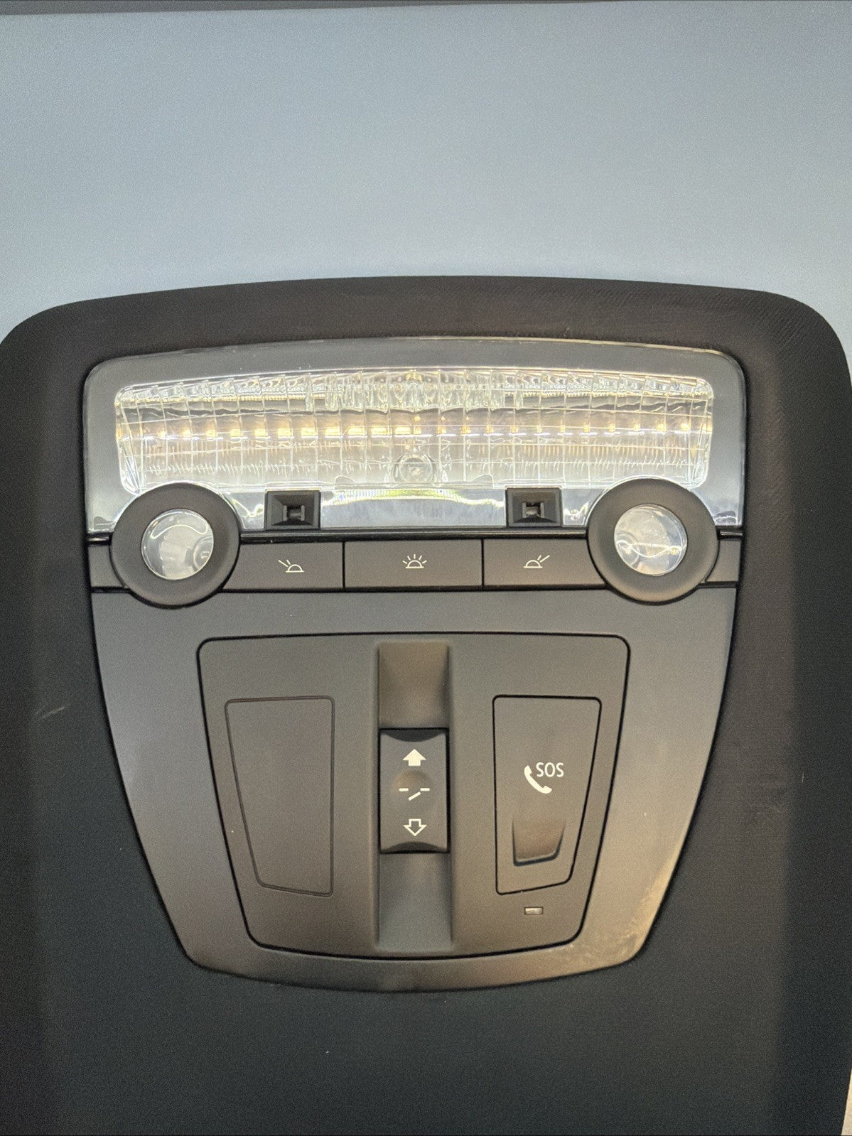 2009-2015 BMW 750i OVERHEAD ROOF DOME LIGHT BEZEL SUNROOF SOS SWITCH TRIM 533939
