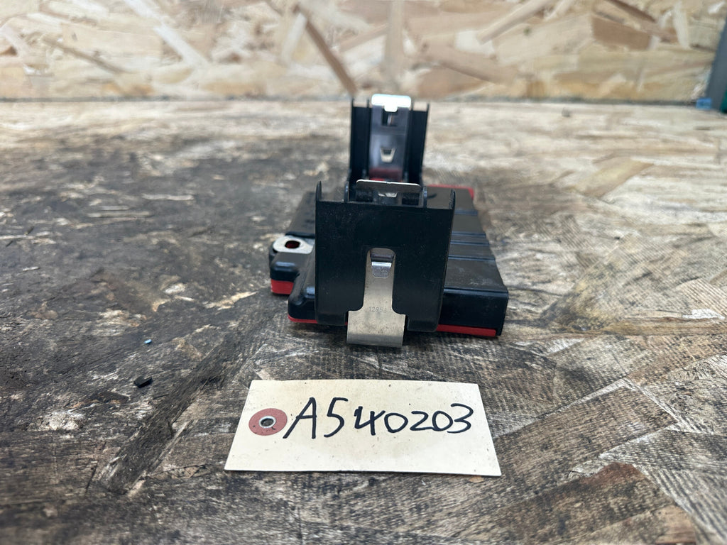 BMW 03-13 1 3 X1 SERIES E8X E9X POSITIVE POWER DISTRIBUTION BOX OEM 6942912