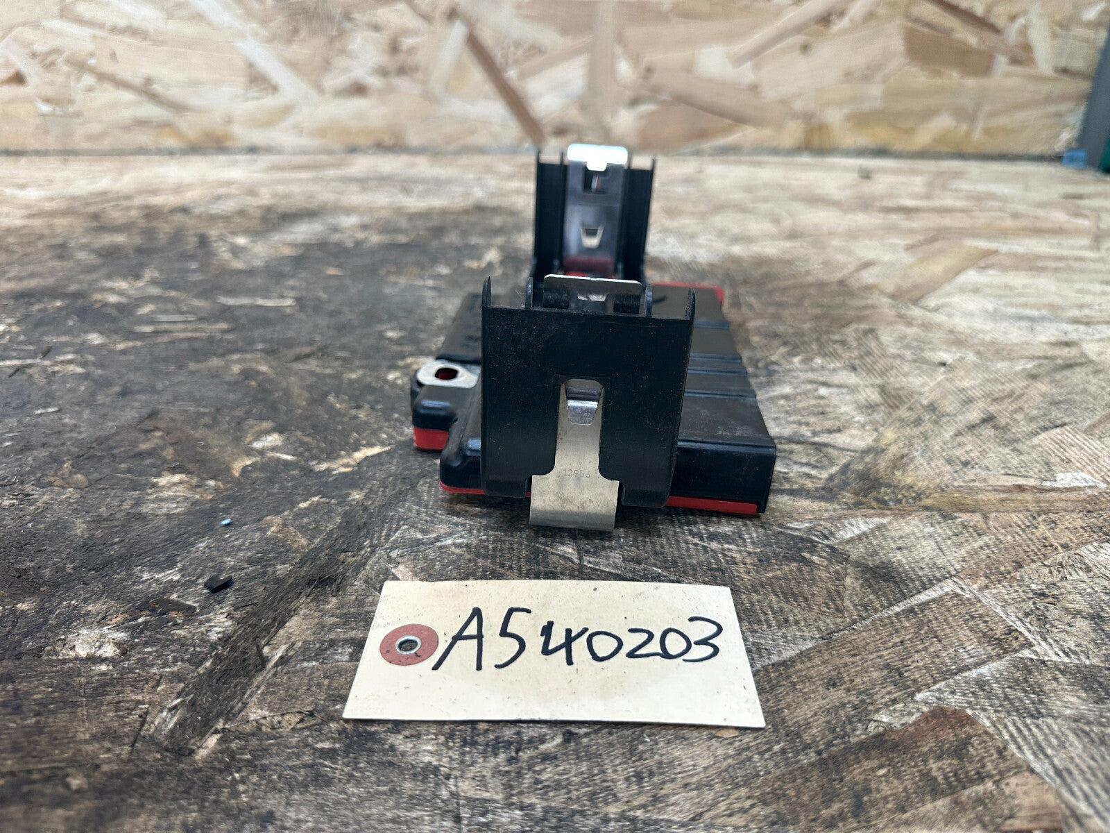 BMW 03-13 1 3 X1 SERIES E8X E9X POSITIVE POWER DISTRIBUTION BOX OEM 6942912