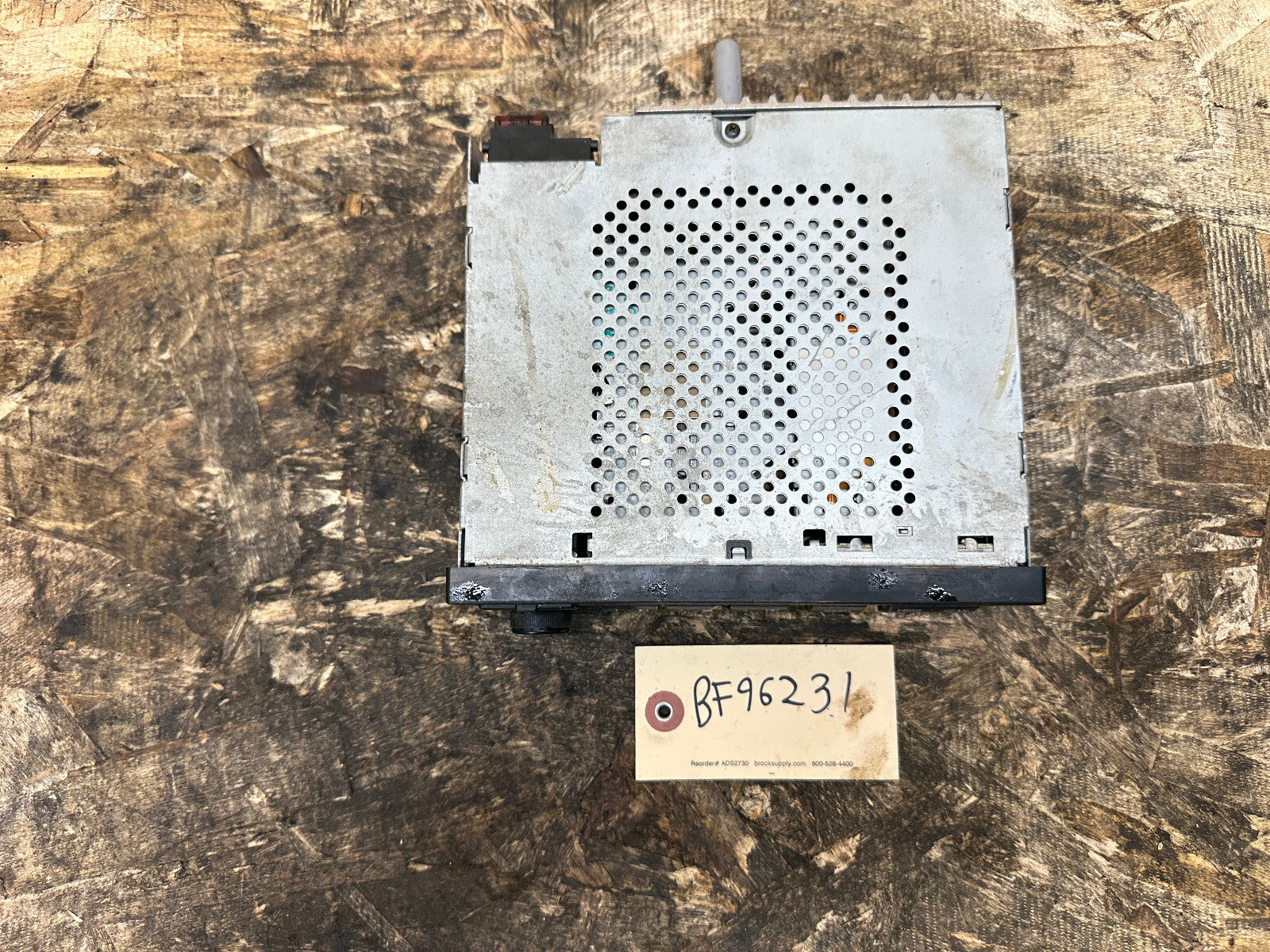 BMW 87-96 E30 E34 3/5 SERIES CASSETTE RADIO AUDIO PLAYER OEM 88881600235