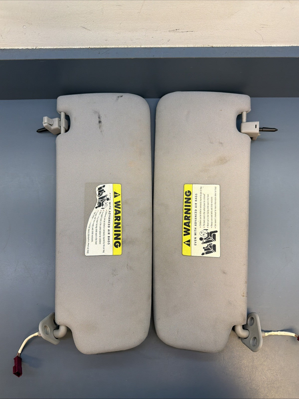 BMW E90 E91 E92 E93 Sun Visor Set Driver & Passenger Gray 6957369 6957370 CLOTH