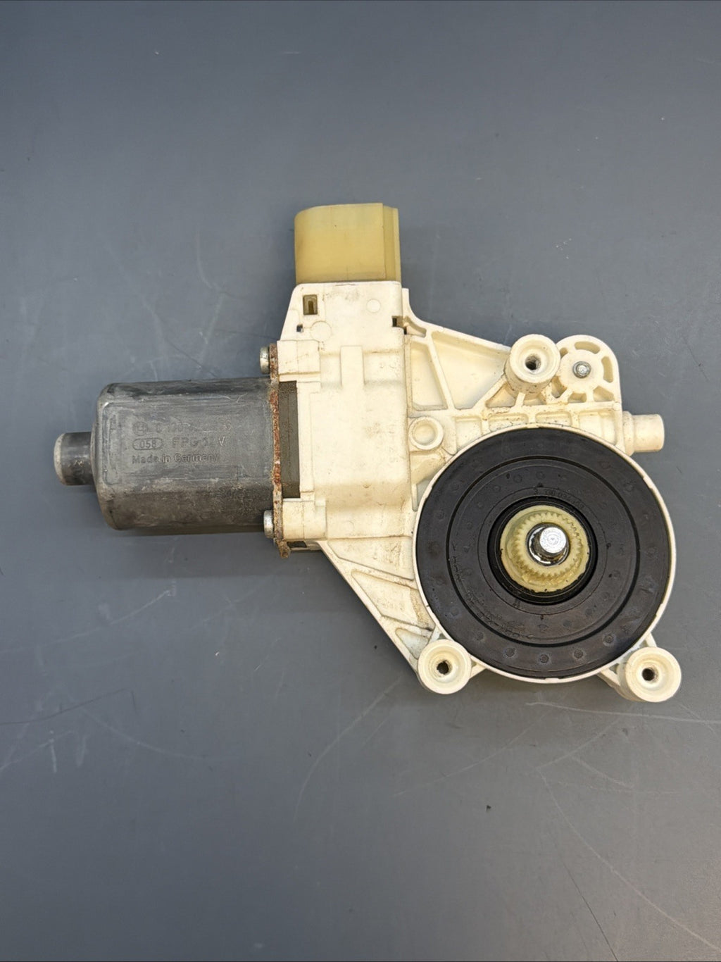 07-11 BMW E90 328i 335i Front Left Window Regulator Lifter Actuator 6927027