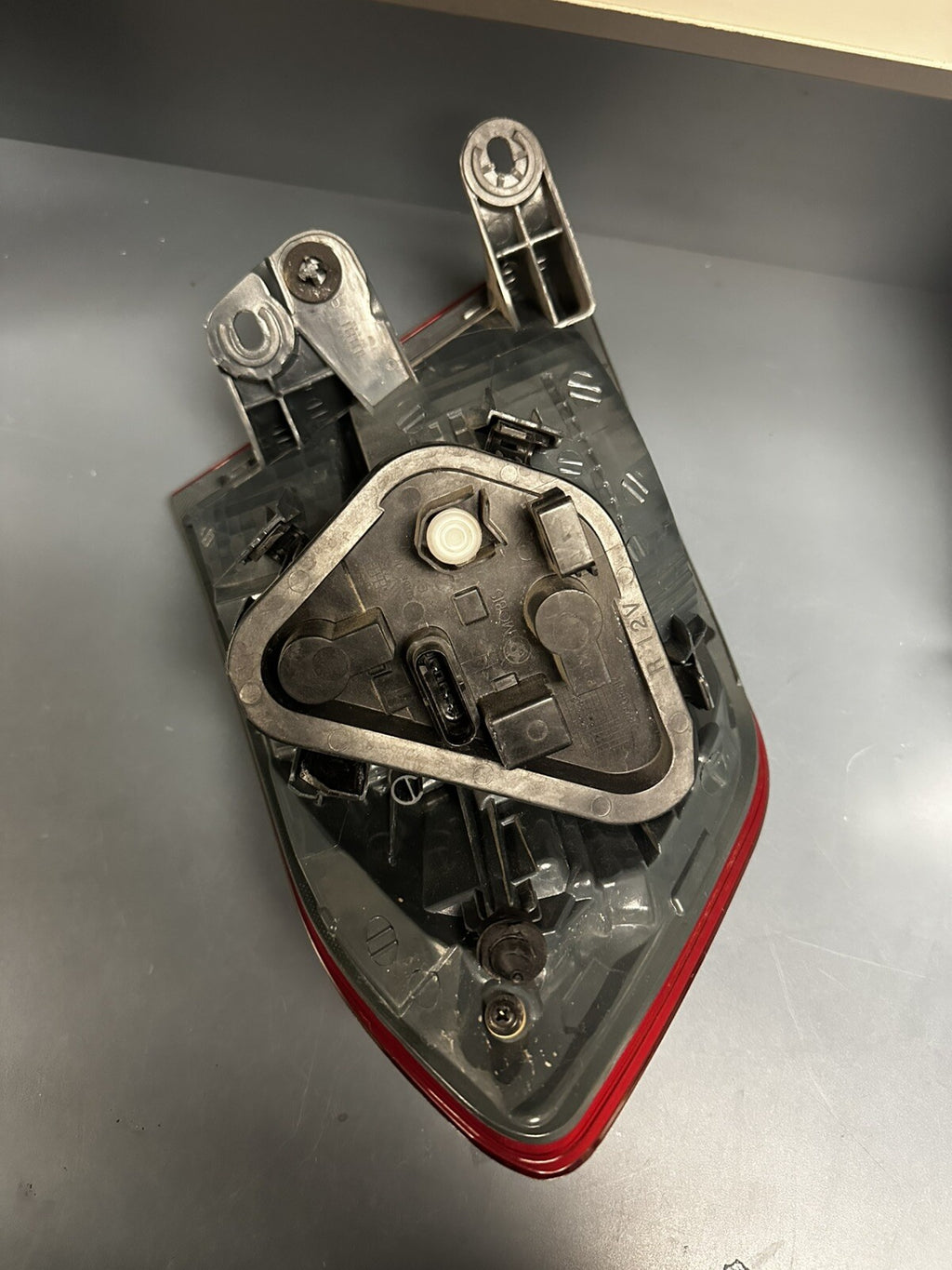 2011-2015 BMW 328IX F30 REAR RIGHT SIDE OUTER TAILLIGHT LIGHT LAMP  7372786 OEM