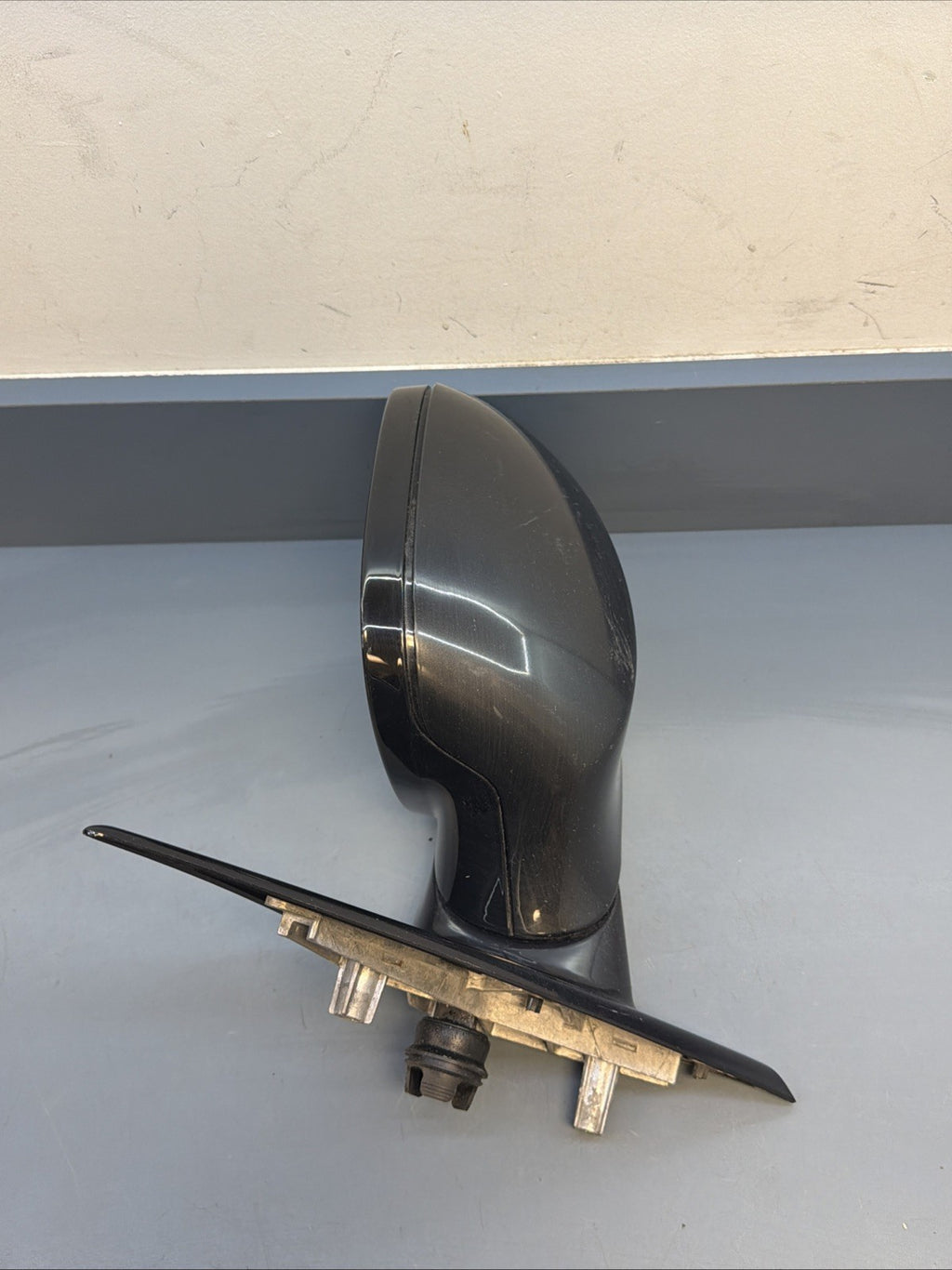 09-11 BMW E90 328i 335d Front Left Driver Side Mirror Assembly 7182695 OEM