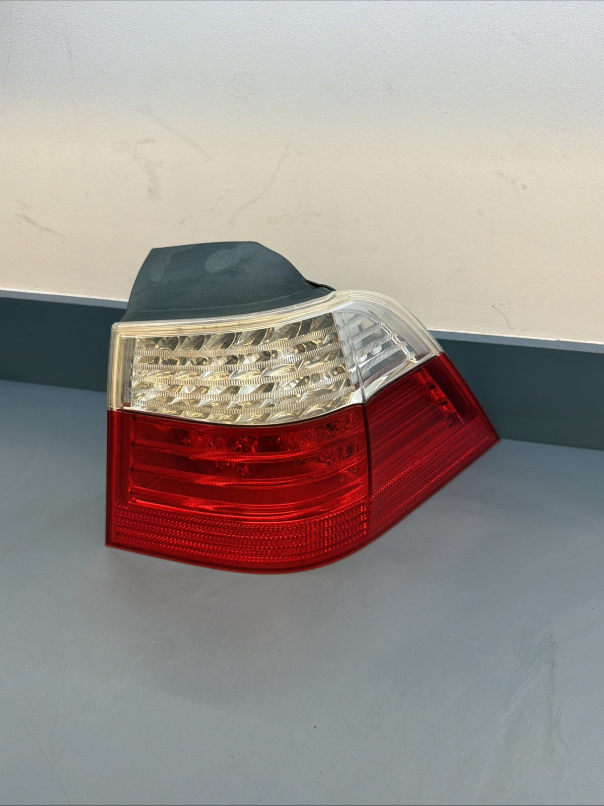 08-10 BMW E61 535I 528I LCI WAGON REAR RIGHT OUTER TAIL LIGHT ASSEMBLY 7177696