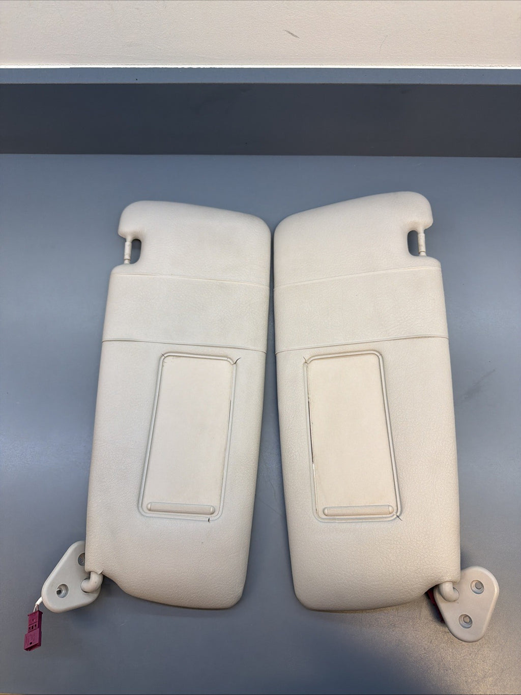 00–03 BMW E46 330ci Right & Left Light Sun Visor Mirror Leather Set OEM