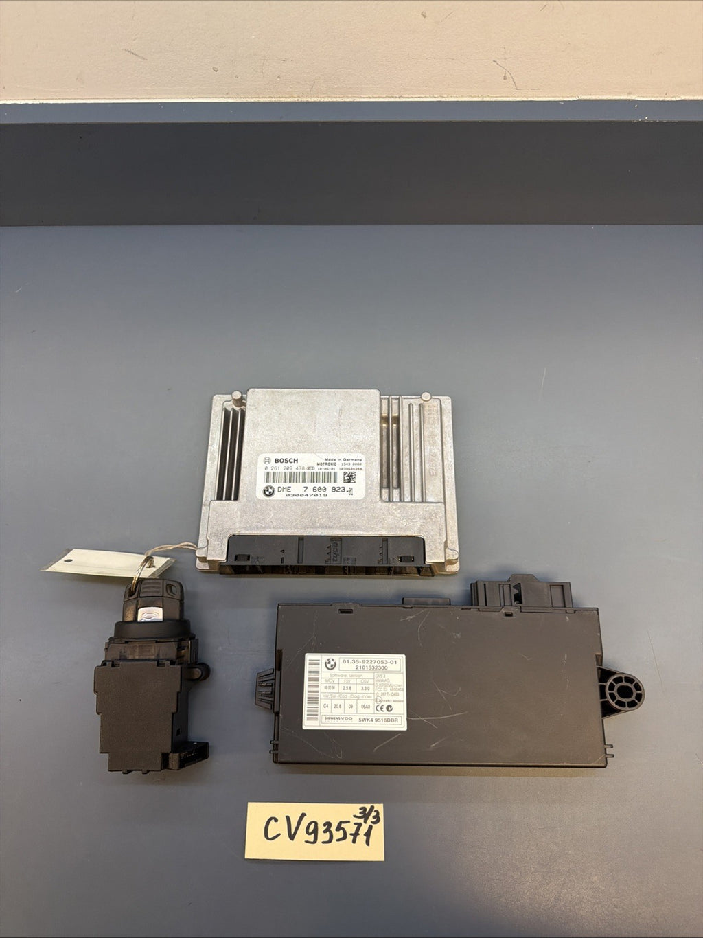 2007-2010 BMW 650i E63 Engine Computer Control Module DME CAS with key  7600923