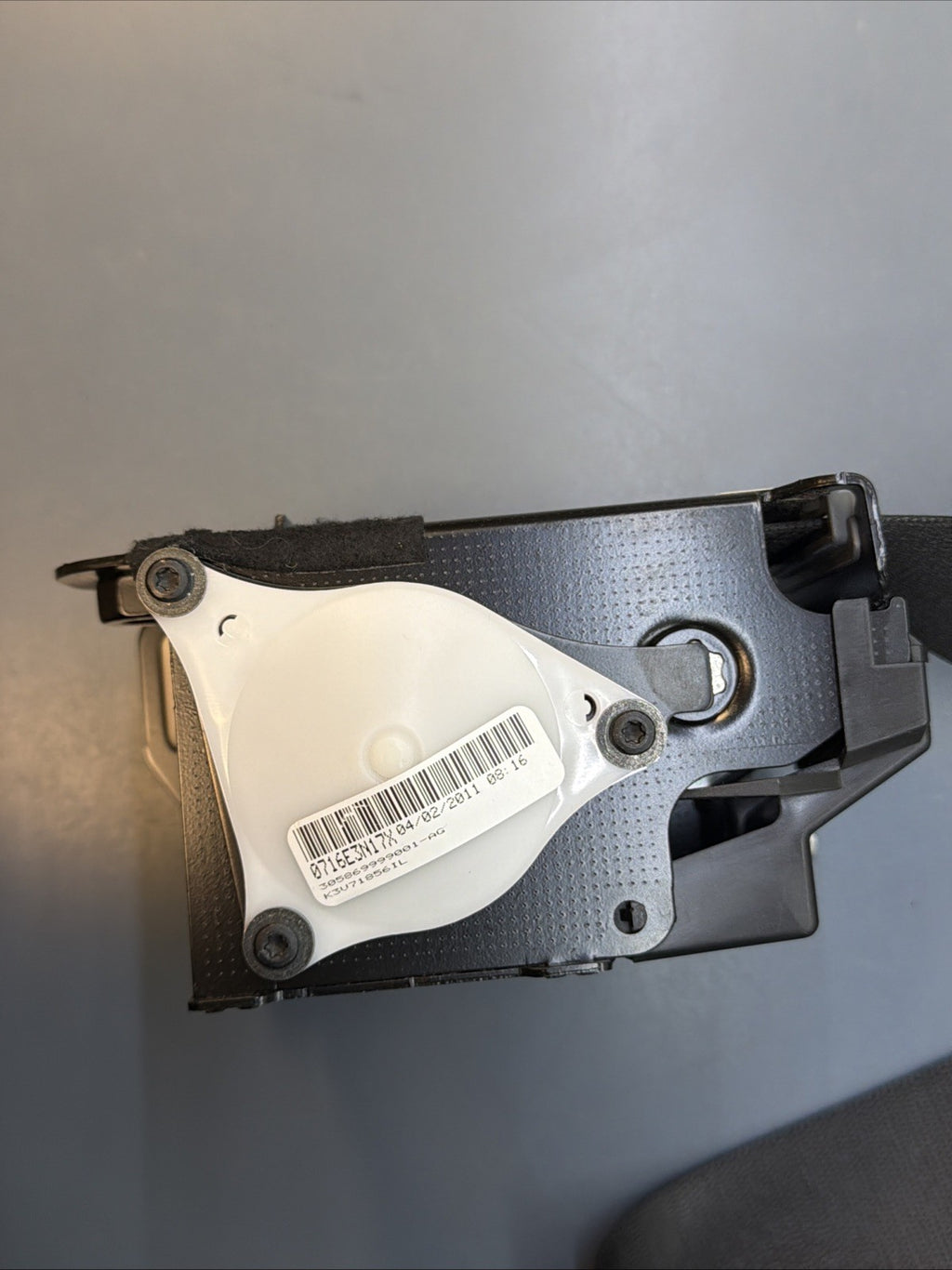 2011-2013 BMW X5 E70 FRONT RIGHT PASSENGER SIDE UPPER SEAT BELT OEM S2717196809Y