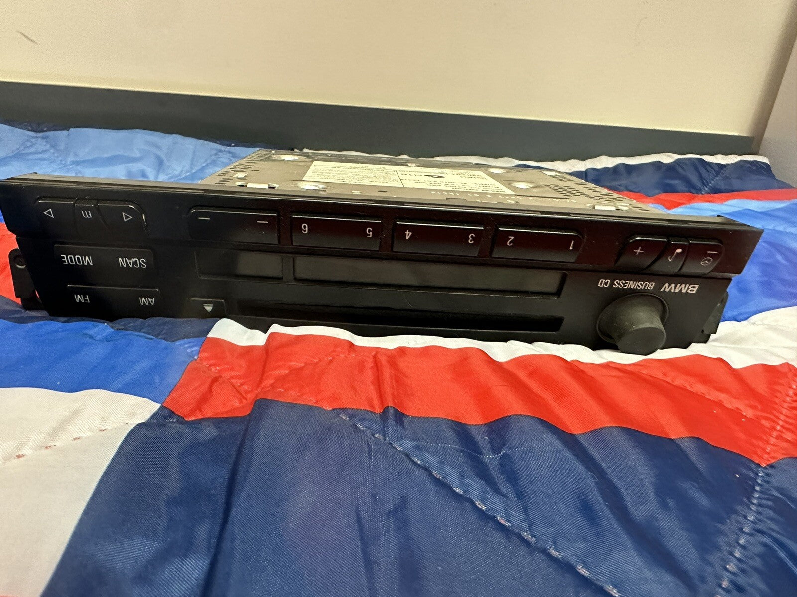 02-06 BMW E46 325i 330i M3 AM FM CD PLAYER RADIO STEREO RECEIVER OEM  6927902