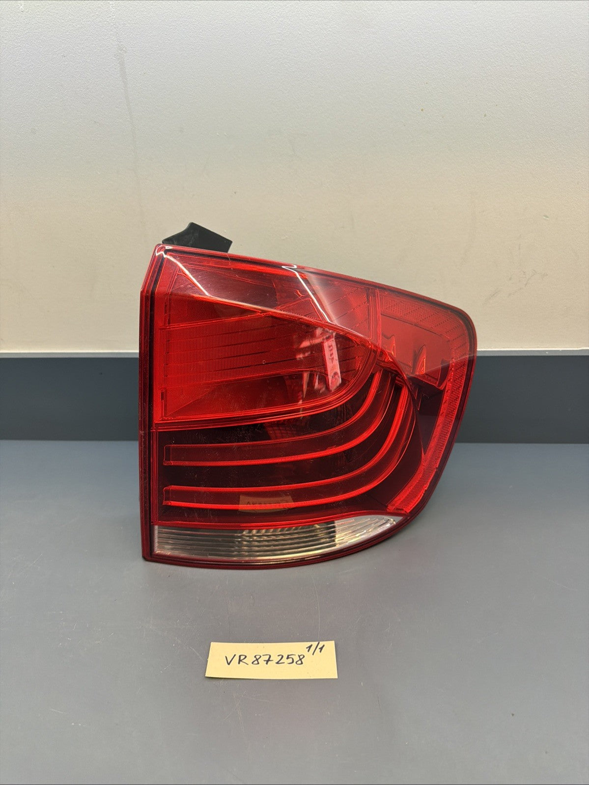 2013 2014 2015 BMW E84 X1 REAR RIGHT OUTER TAIL LIGHT ASSEMBLY OEM 2990112
