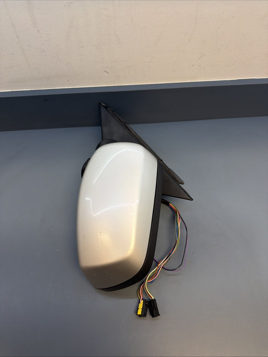 06-08 BMW 5 series E60 Right mirror OEM 010748 7043437