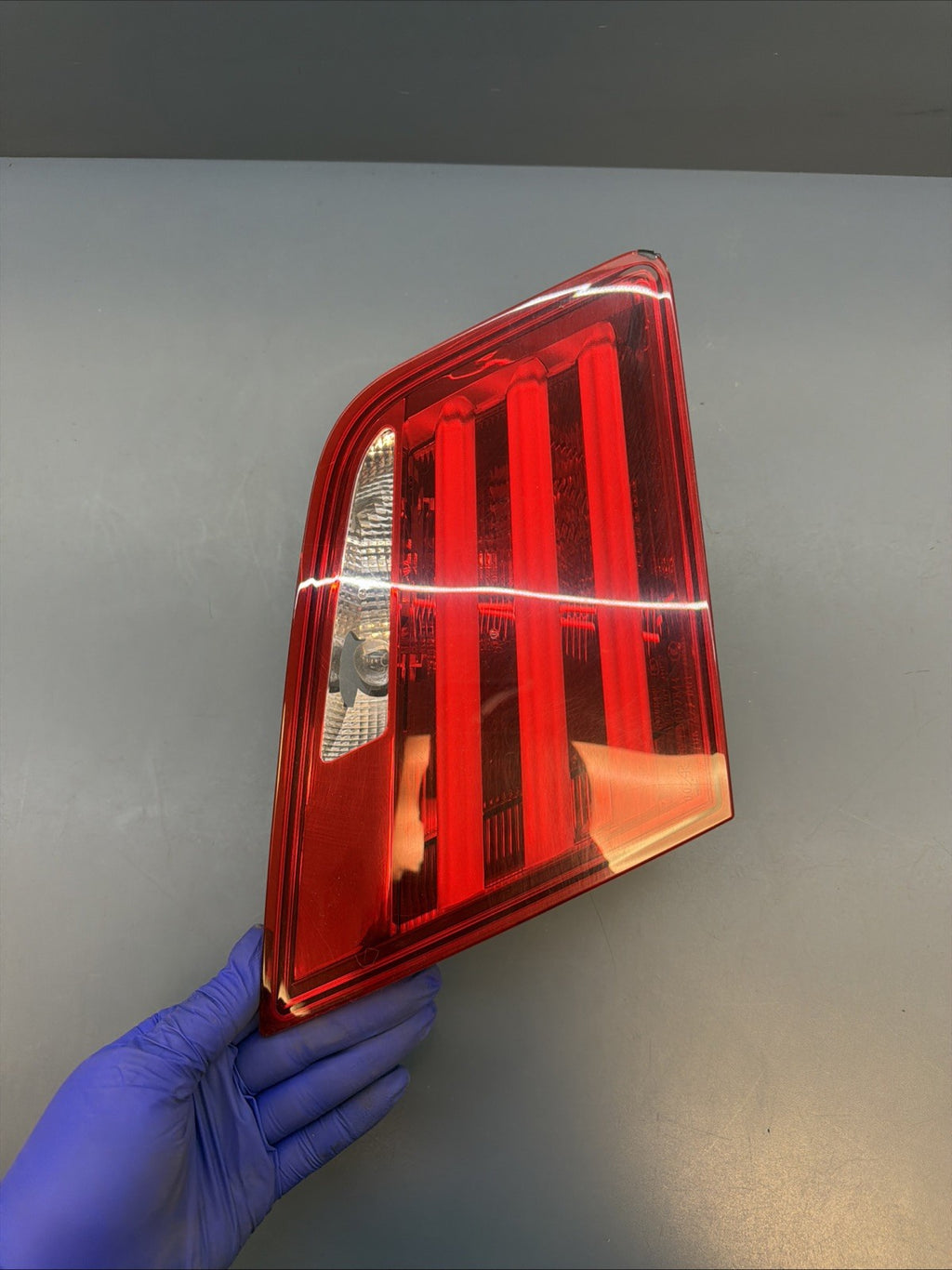 2011-2013 BMW F10 5 SERIES LEFT DRIVER SIDE INNER TAIL LIGHT OEM 7203225