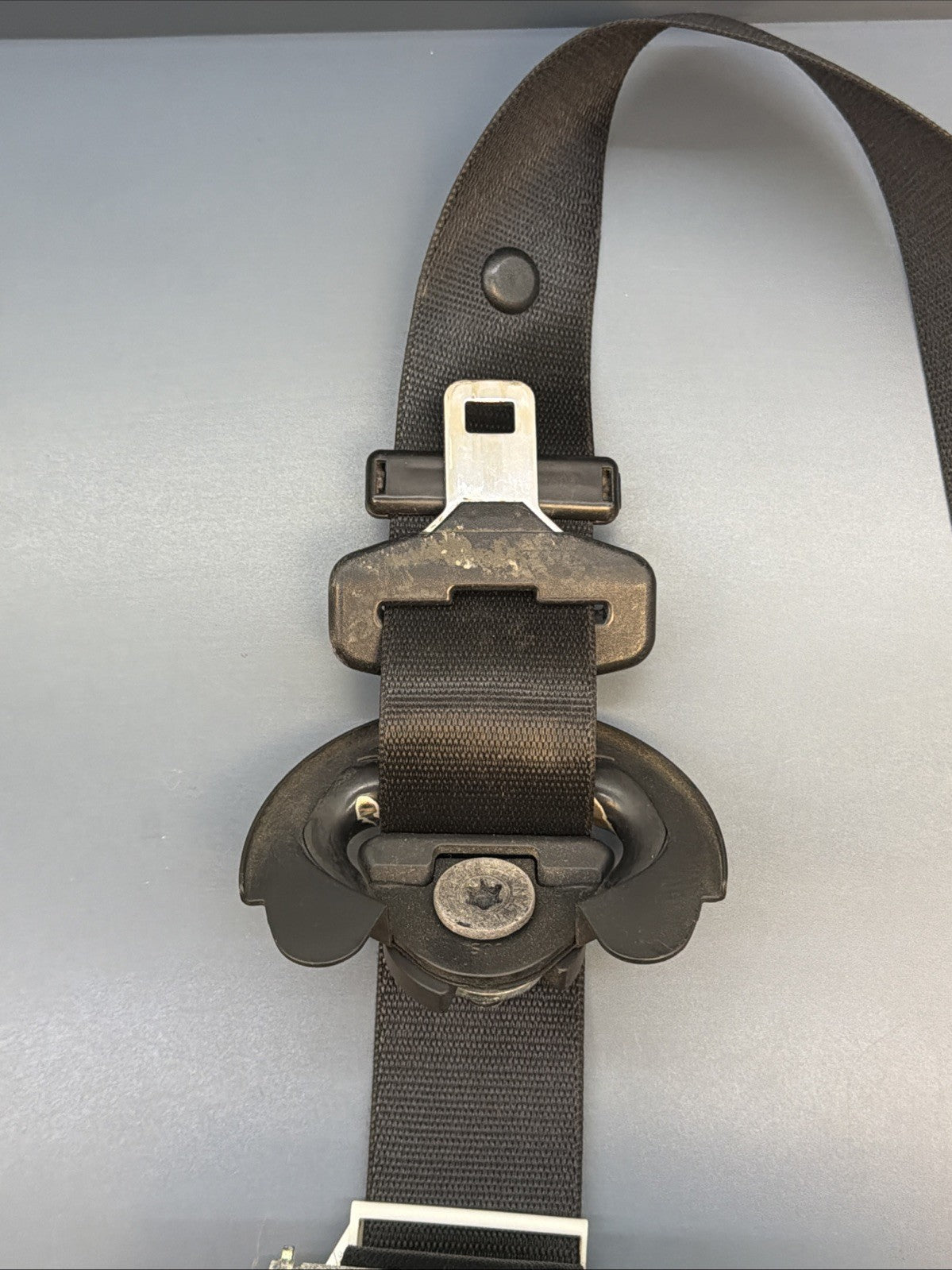 2004 - 2010 BMW X3 E83 FRONT LEFT DRIVER SIDE SEAT BELT STRAP 34003071B OEM