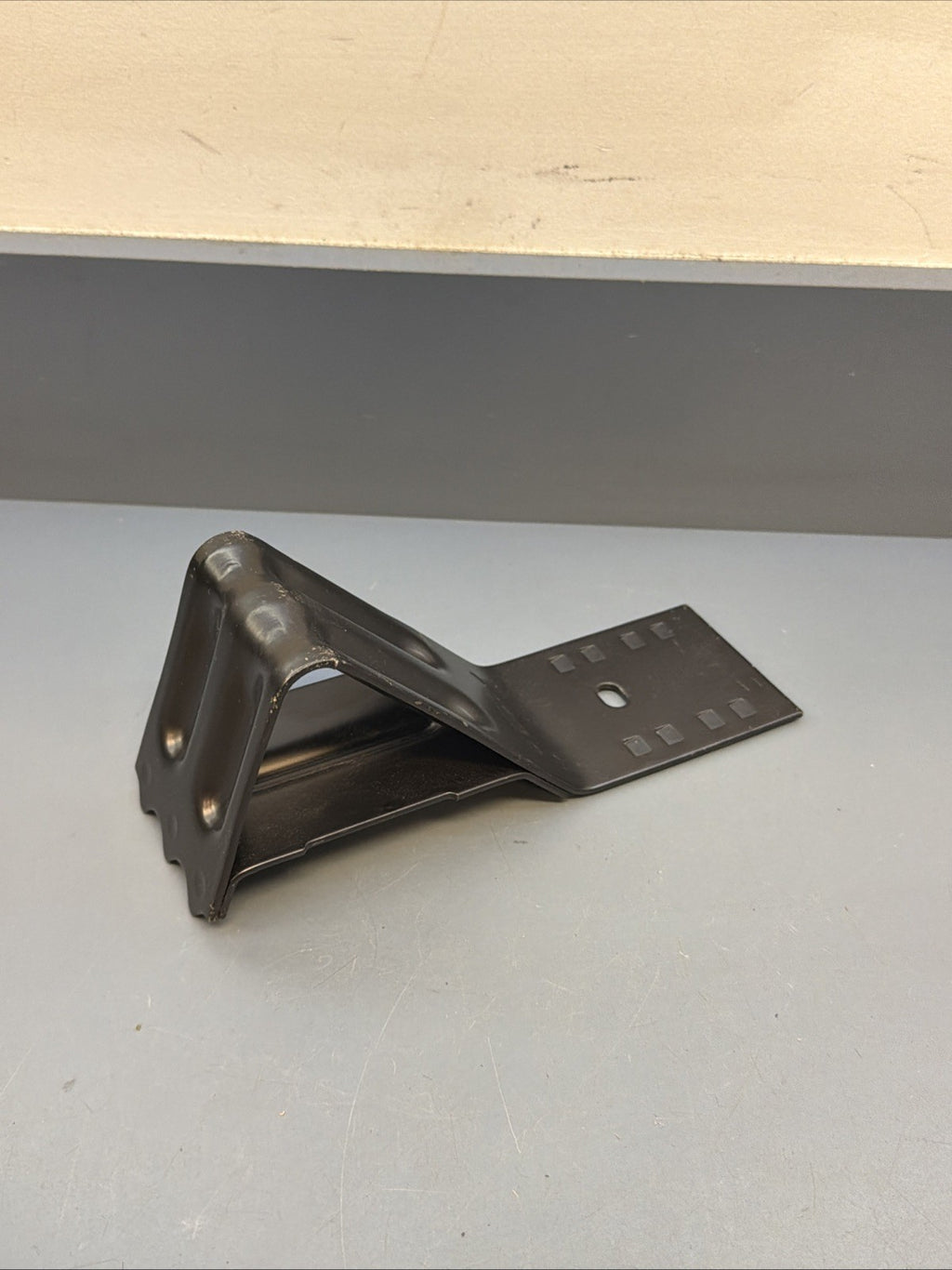 BMW E36 E46 E39 E38 E60 E90 E87 Wheel Chock Stop Stopper OEM