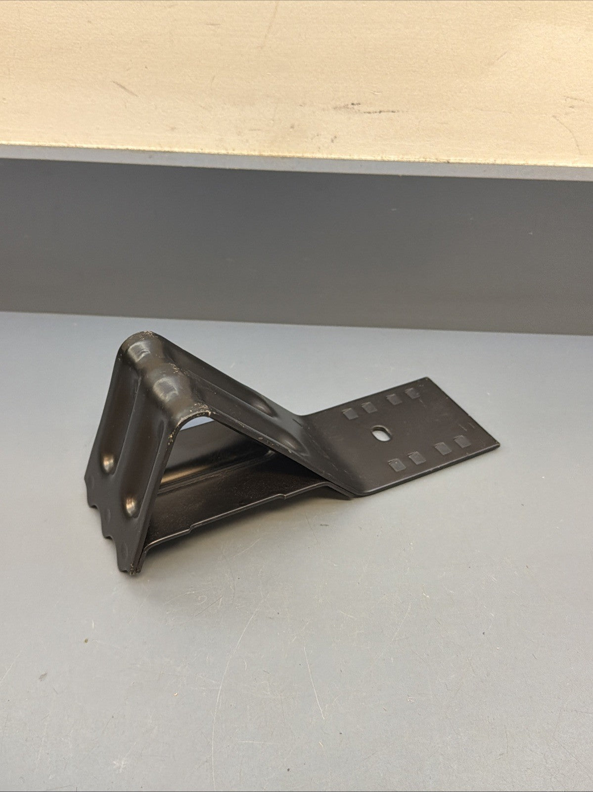 BMW E36 E46 E39 E38 E60 E90 E87 Wheel Chock Stop Stopper OEM