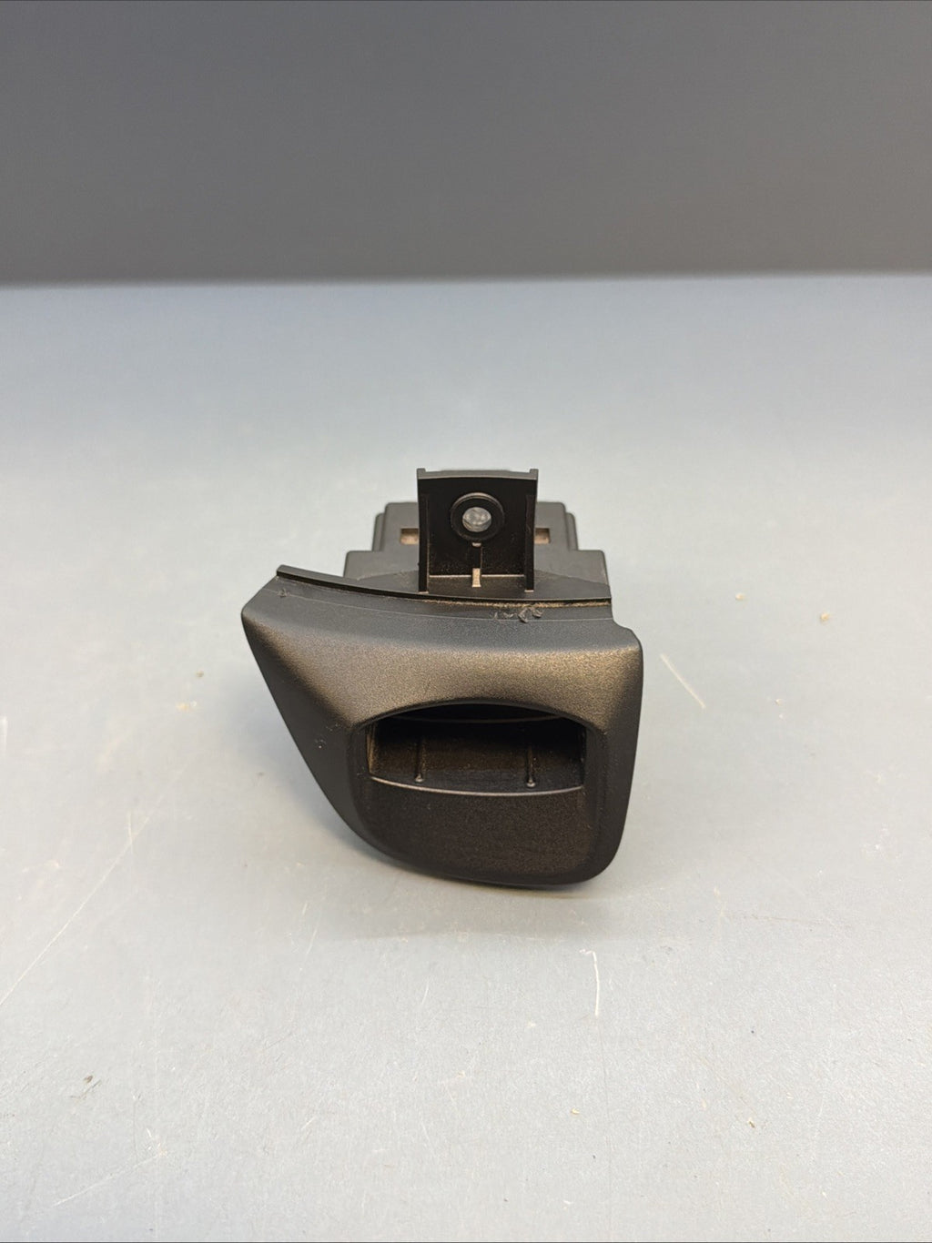 2009-2015 BMW X1 E84 Ignition Control Module 9194399-02