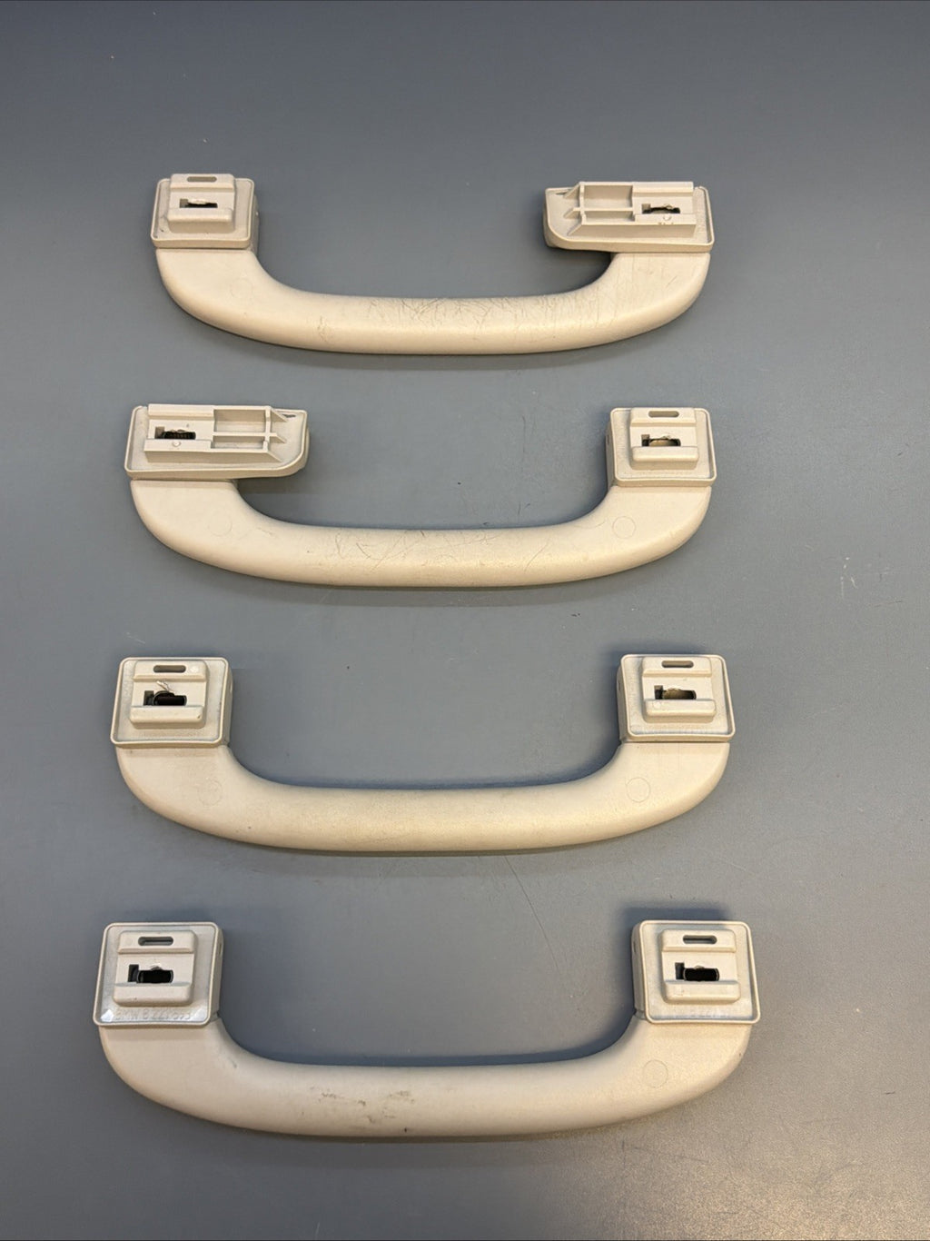 BMW E39 5 SERIES SET OF FOUR INTERIOR GRAB HANDLES 8227593 GREY