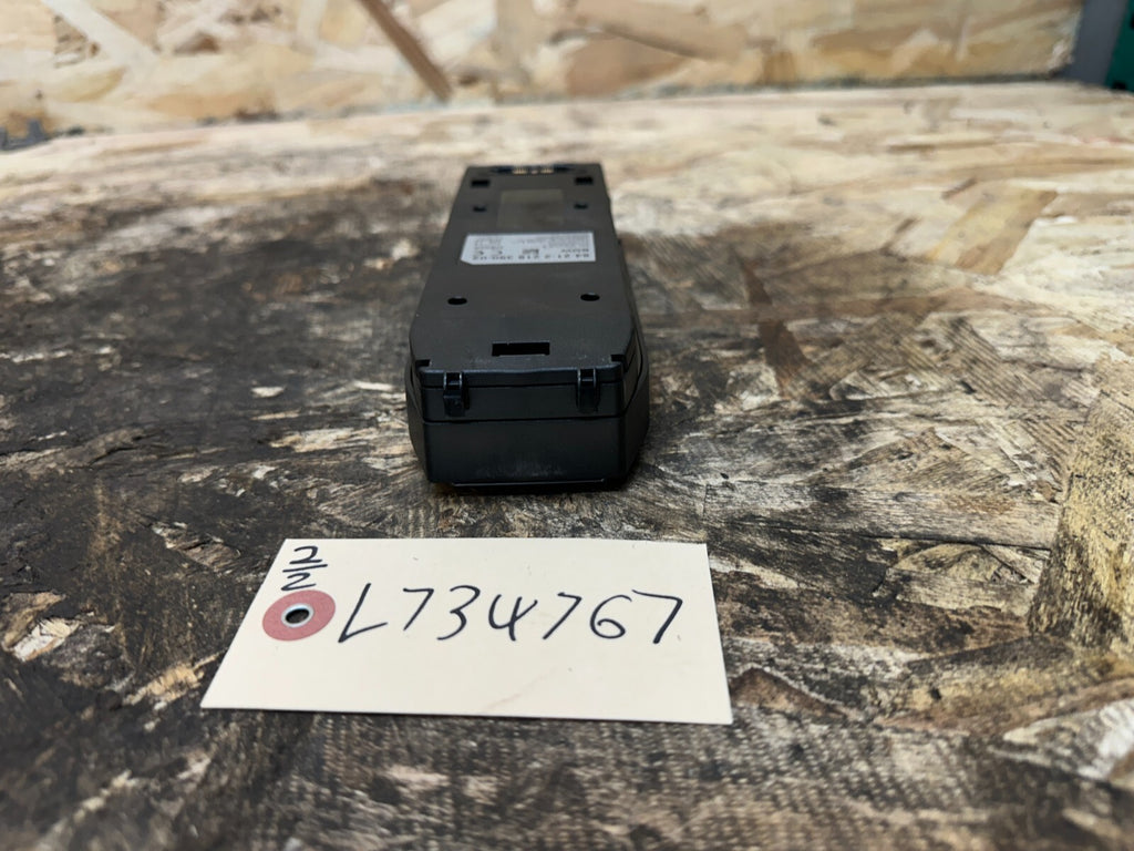 BMW 2011-2013 F25 X3 iPhone 4 CONSOLE DOCK OEM 2218390