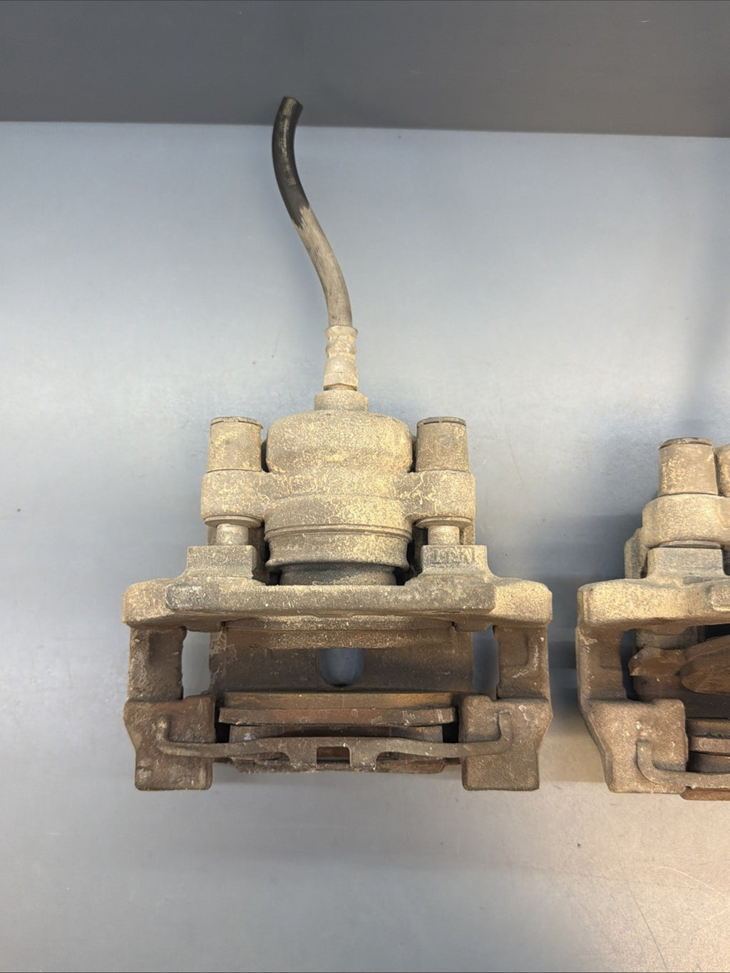 2006-2011 BMW 3 SERIES E90 Rear Left Right Brake Caliper Set Calipers OEM