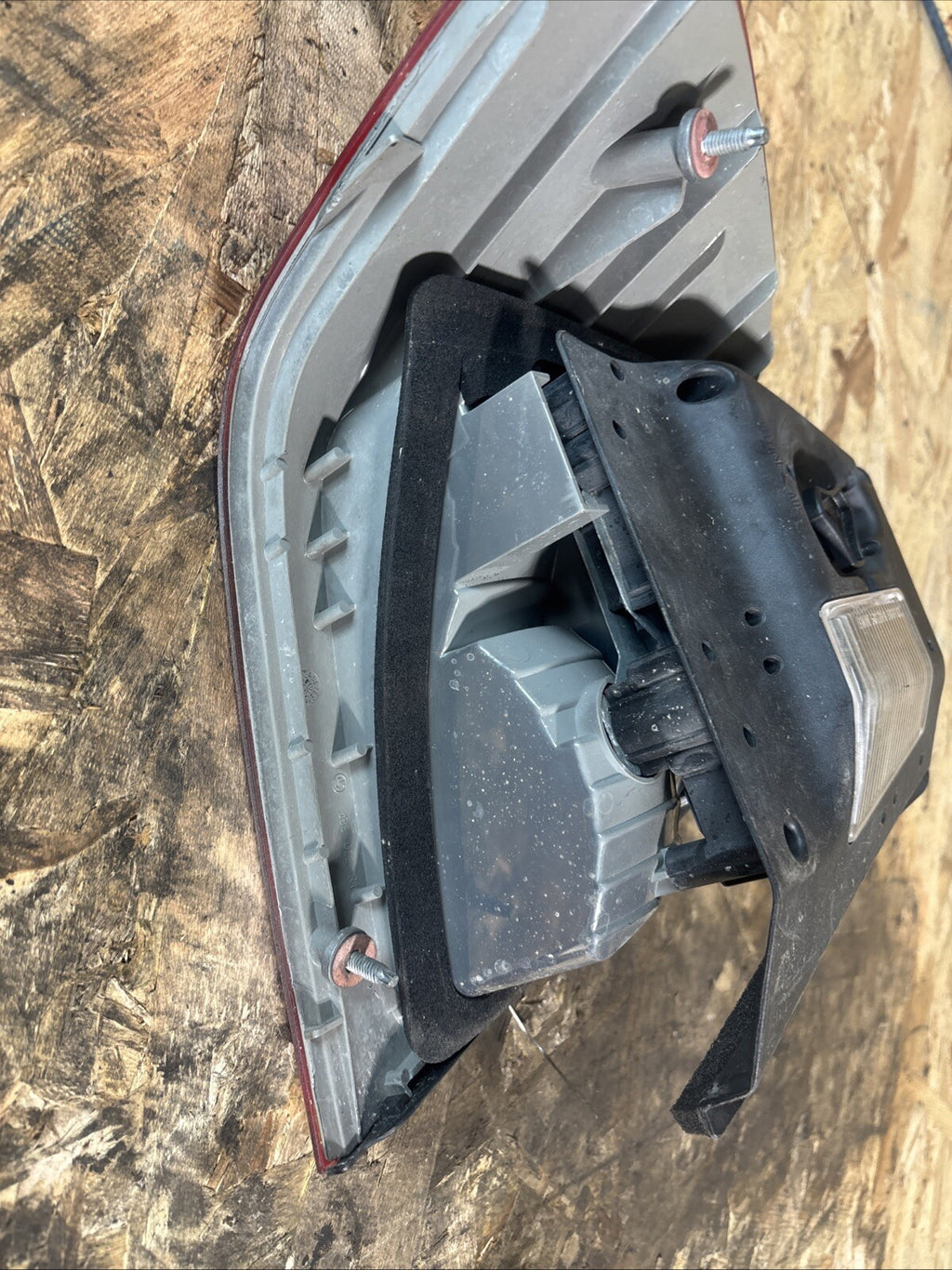 6907934; BMW 325i 330i 330xi 325xi E46 Sedan OEM Right Taillight Assembly 02-05
