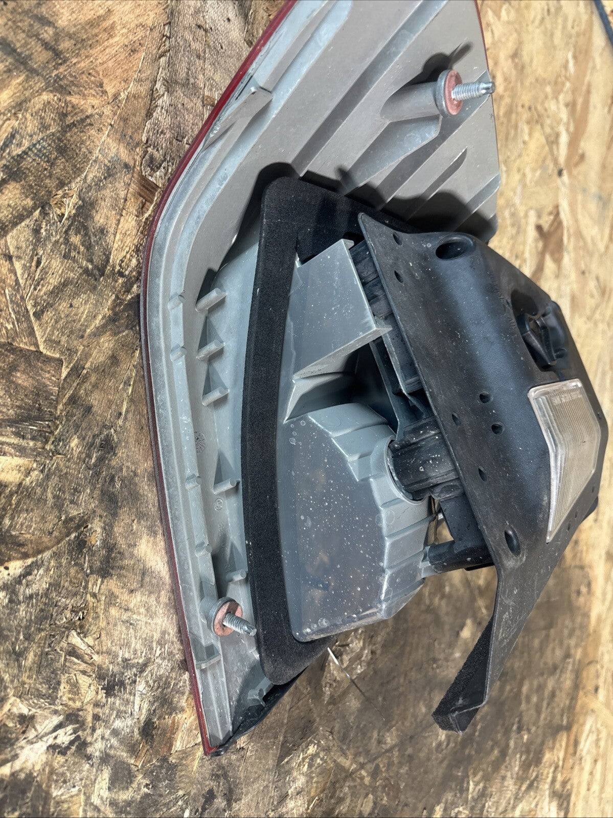 6907934; BMW 325i 330i 330xi 325xi E46 Sedan OEM Right Taillight Assembly 02-05