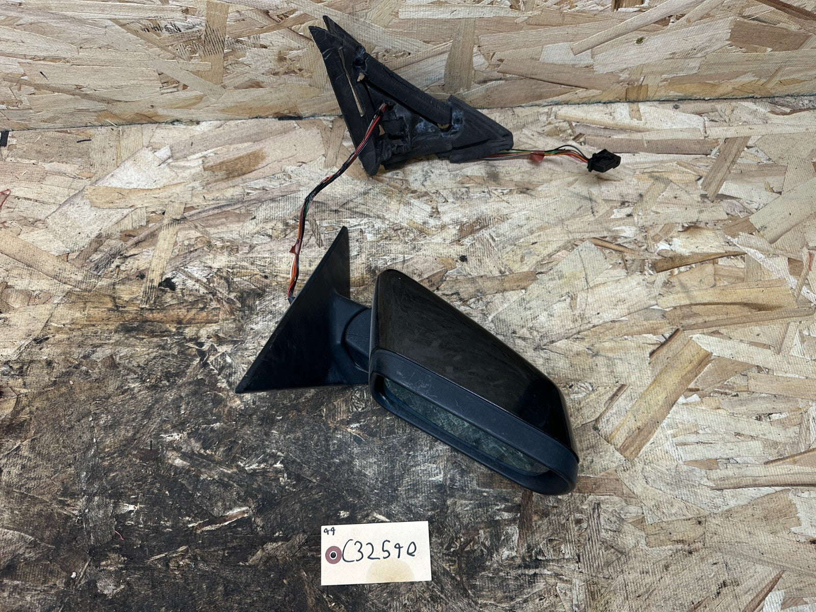 BMW 1997-2002 E46 PRE LCI RIGHT/PASSENGER SIDE VIEW MIRROR BLACK OEM 0117351