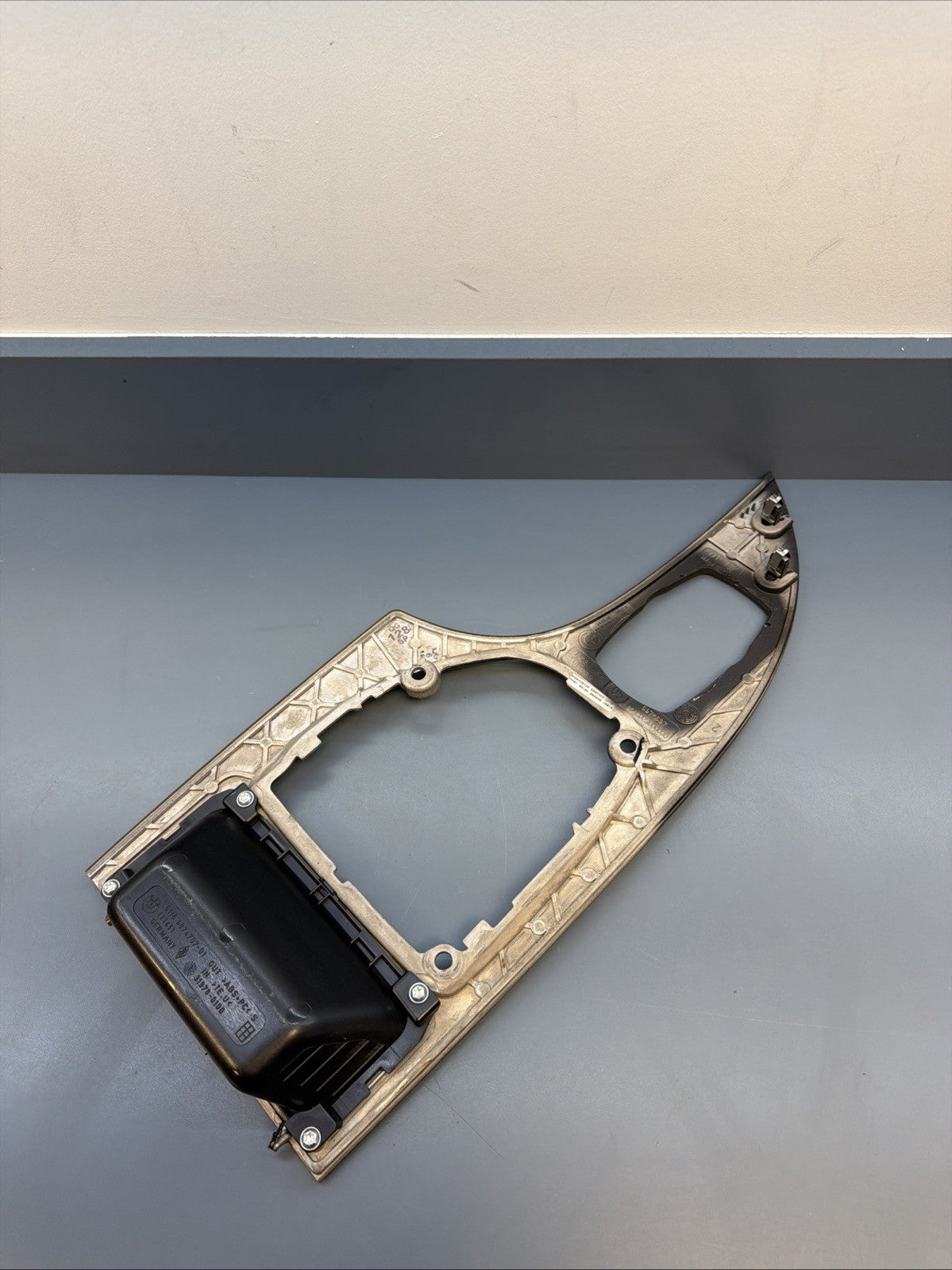 08-10 BMW 525i 528i 530i 535i Front Center Console Shifter Trim Cover 6974697