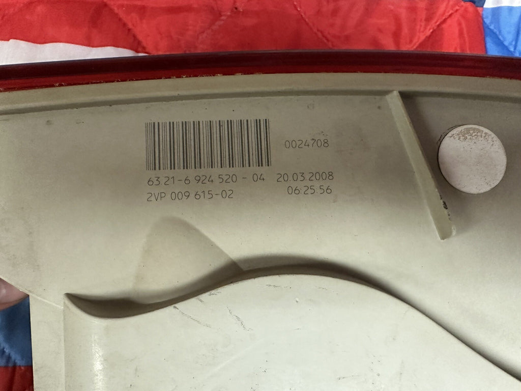 2008-2011 BMW 1 E82 E88 REAR RIGHT PASSANGER SIDE TAILLIGHT OEM 6924520