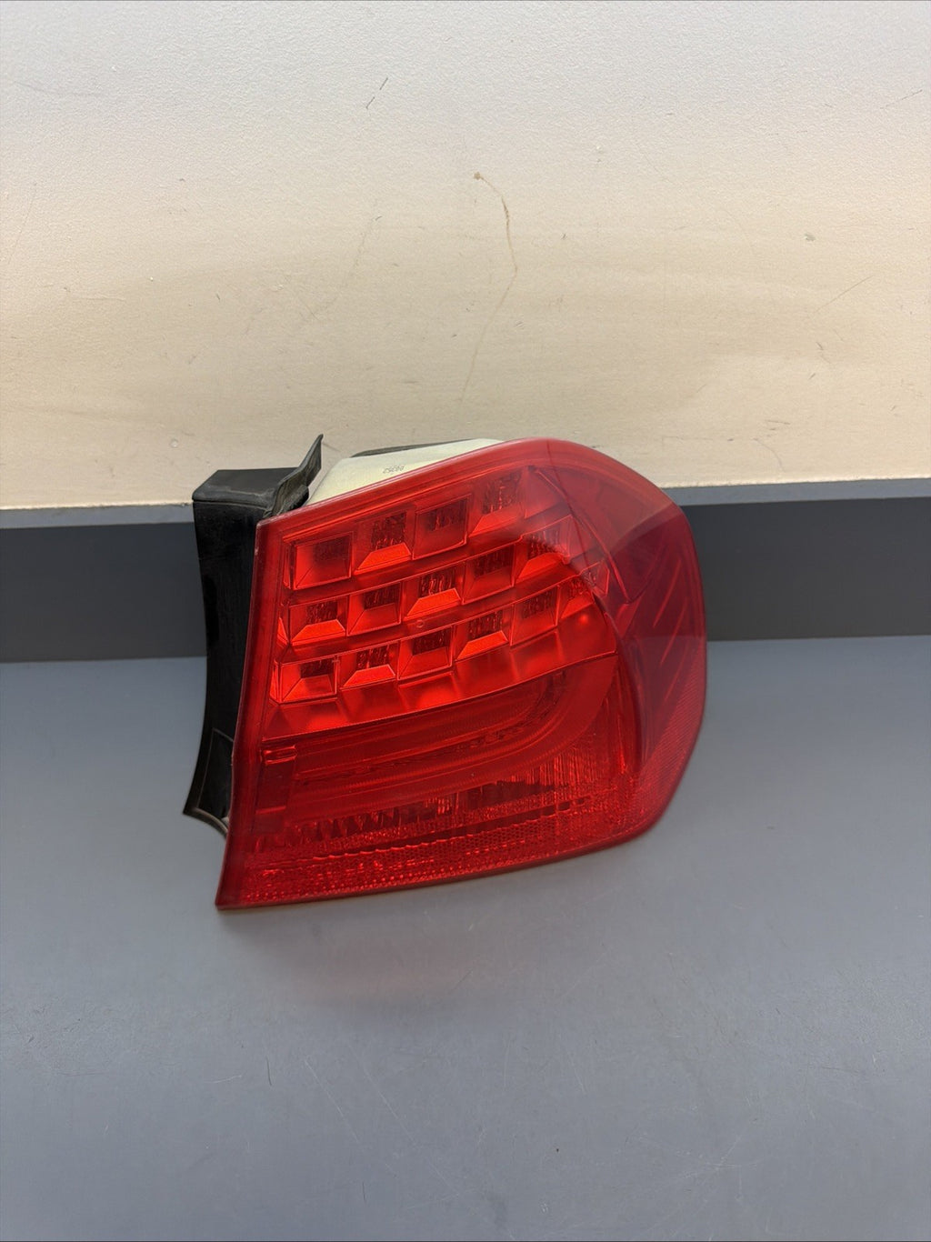 09-11 Bmw E90 328 335 M3 Rear Right Side LCI Outer Taillight Lamp Oem 7289430