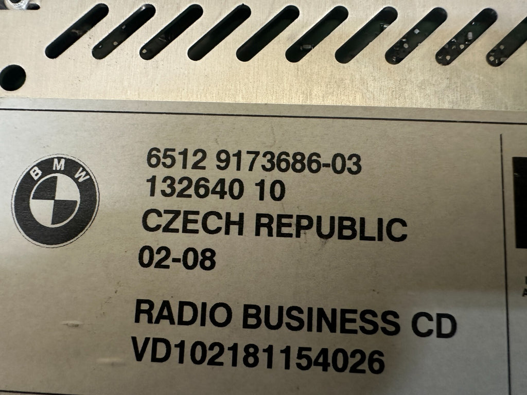 BMW 2003-2010 E83 X3 AM FM CD BUSINESS RADIO RECIEVER OEM 9173686