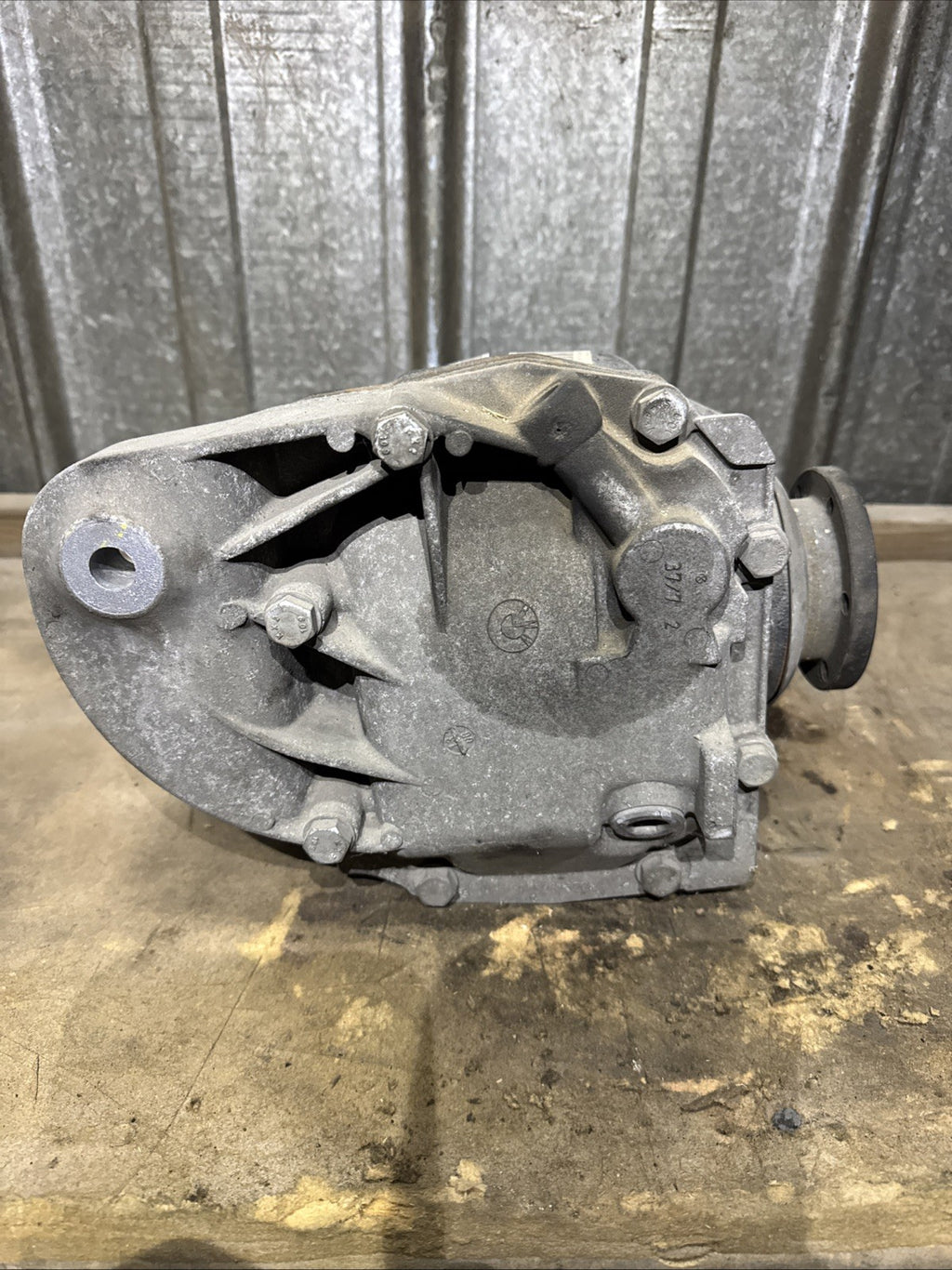 BMW REAR DIFFERENTIAL E60 SERIES 525Xi AUTO FINAL DRIVE 4.10 7541546