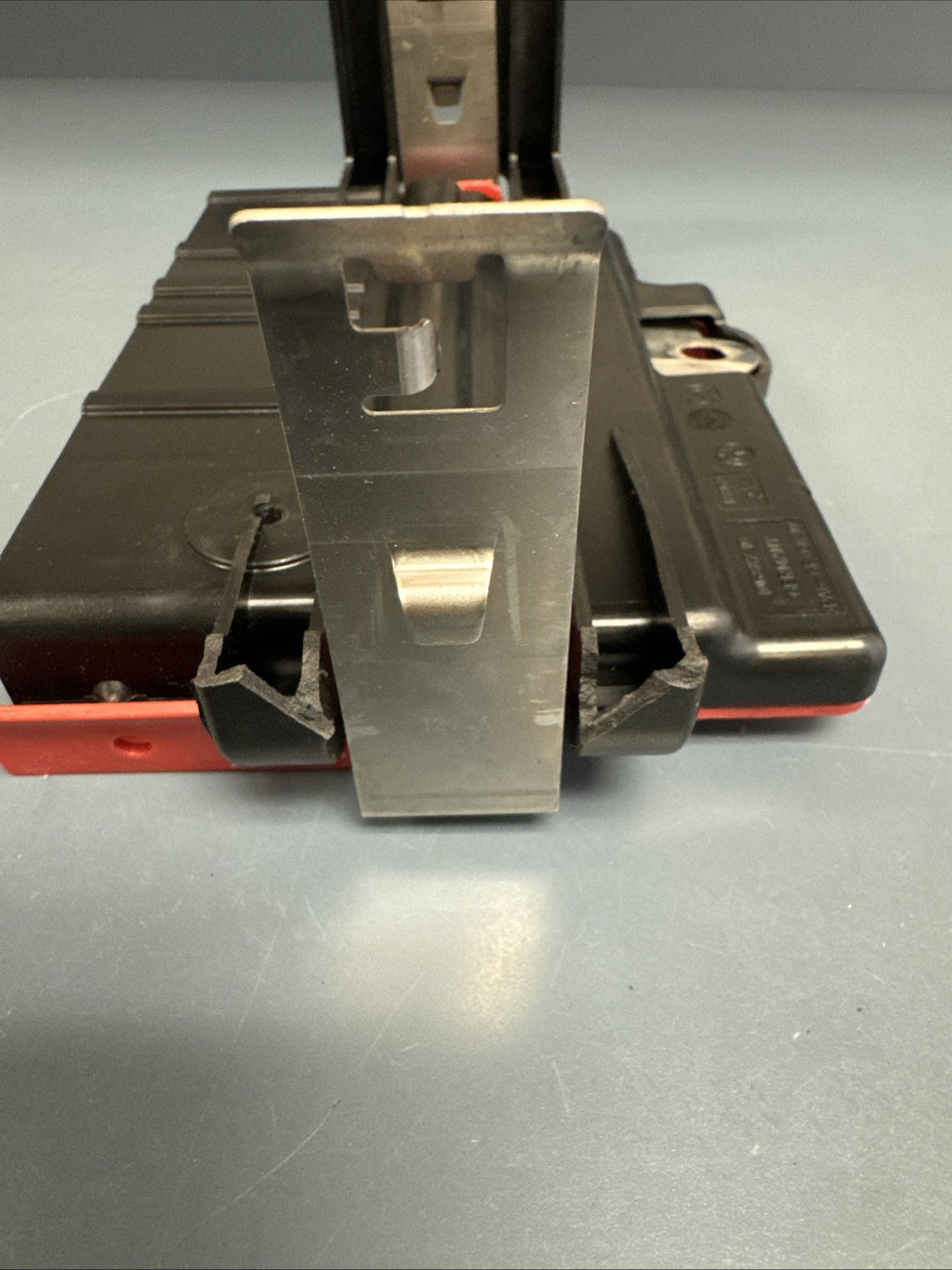 07-13 BMW E70 E71 X5 X6 BATTERY POWER DISTRIBUTION BOX  MODULE OEM 10688710