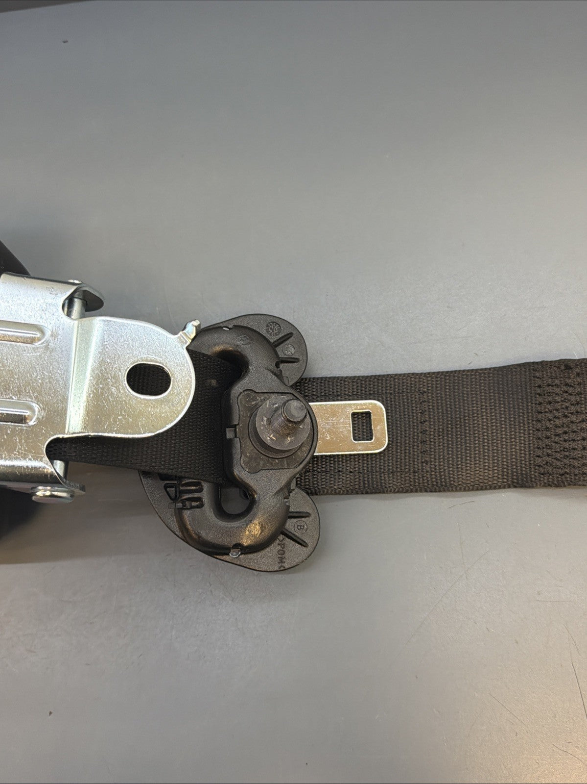 2018 - 2023 BMW X2 F39 REAR LEFT SIDE SEAT BELT SEATBELT RETRACTOR OEM 7422967