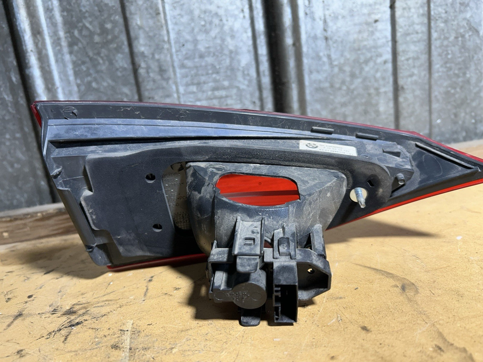 2012-2015 BMW E84 X1 REAR RIGHT INNER TAIL LIGHT ASSEMBLY OEM 2990114