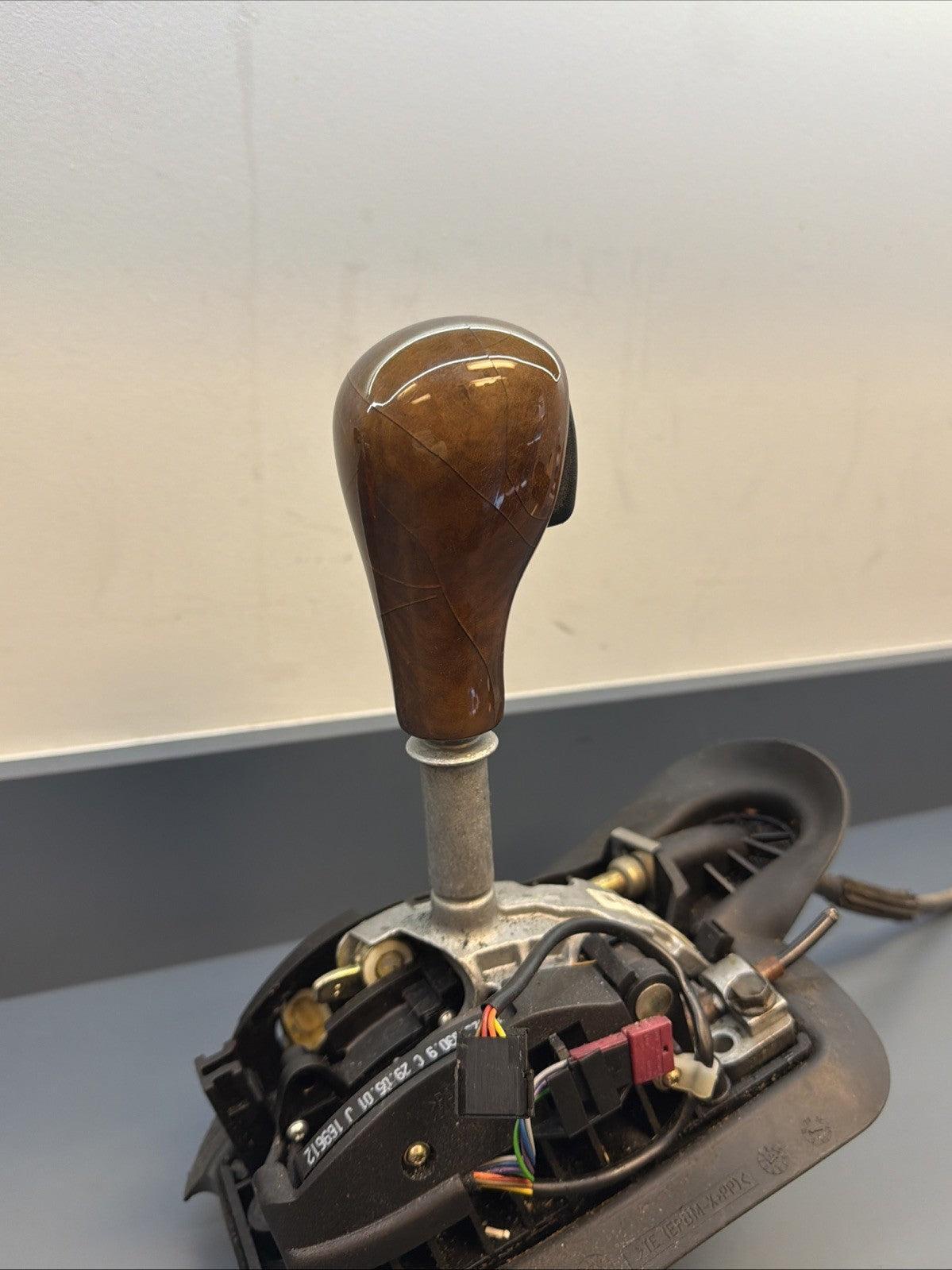 BMW E46 325 330 AUTOMATIC TRANSMISSION GEAR SHIFTER 1423830 OEM