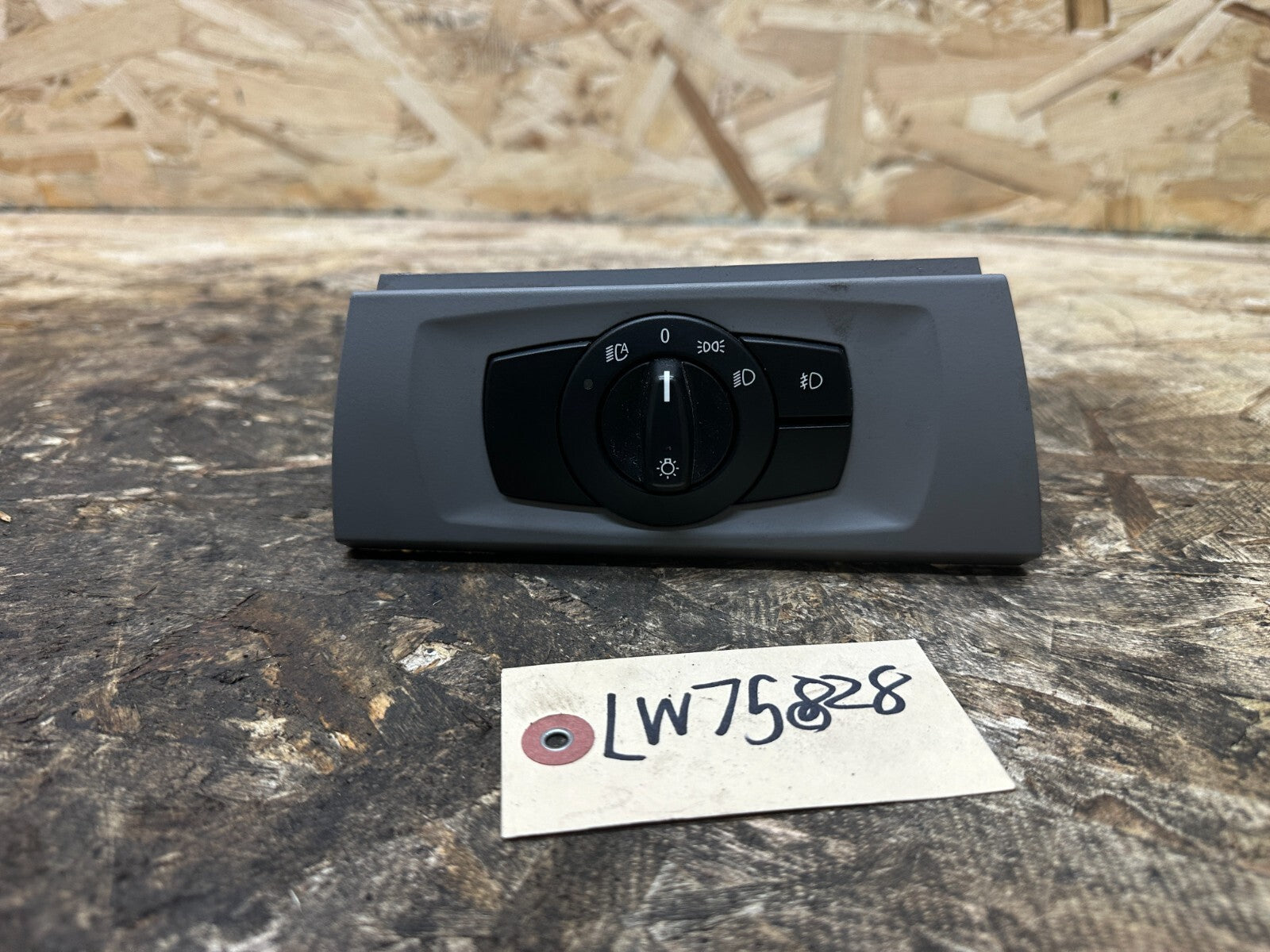 BMW 05-12 E90 3 SERIES HEADLIGHT FOG LIGHT CONTROL SWITCH DARK GRAY OEM 6938864