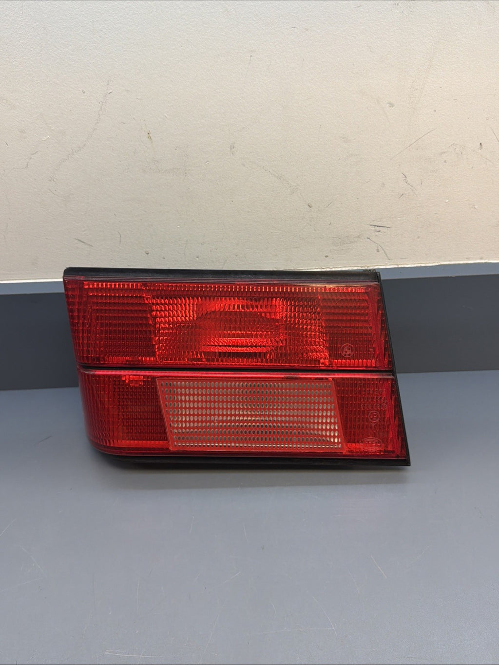 1988-1995 BMW E34 525i 530i 535i 540i Driver Left Inner Tail Light 1389015