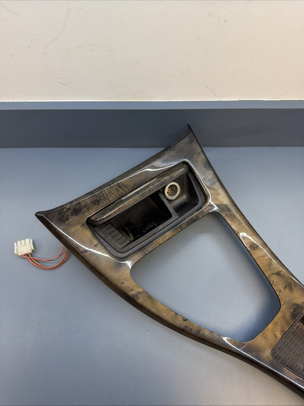 06-13 BMW E90 E92 330d 335i Centre Console Trim Ashtray 7078571 OEM