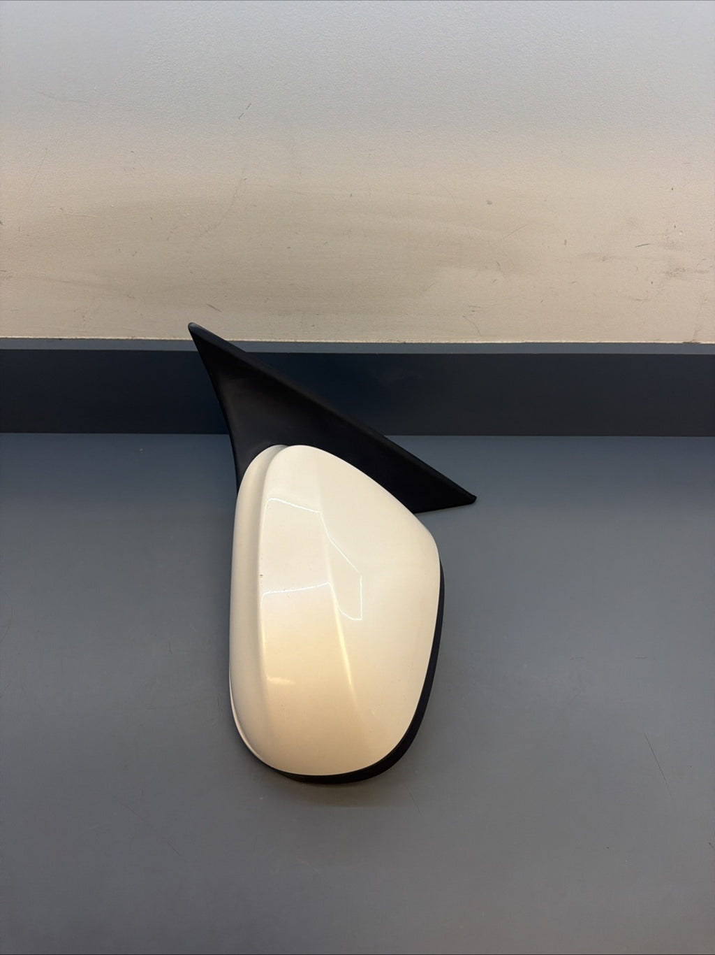 10-13 BMW E92 E93 3 Series LH Driver Side View Power Door Mirror 7208146 WHITE