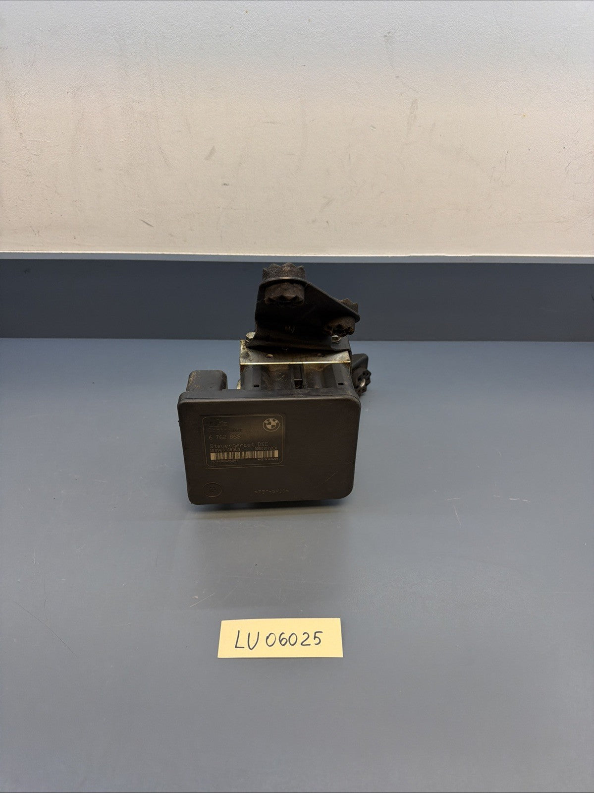03-05 BMW Z4 E85 E86 ABS Anti Lock Brake Pump Module Assembly 6762868 OEM