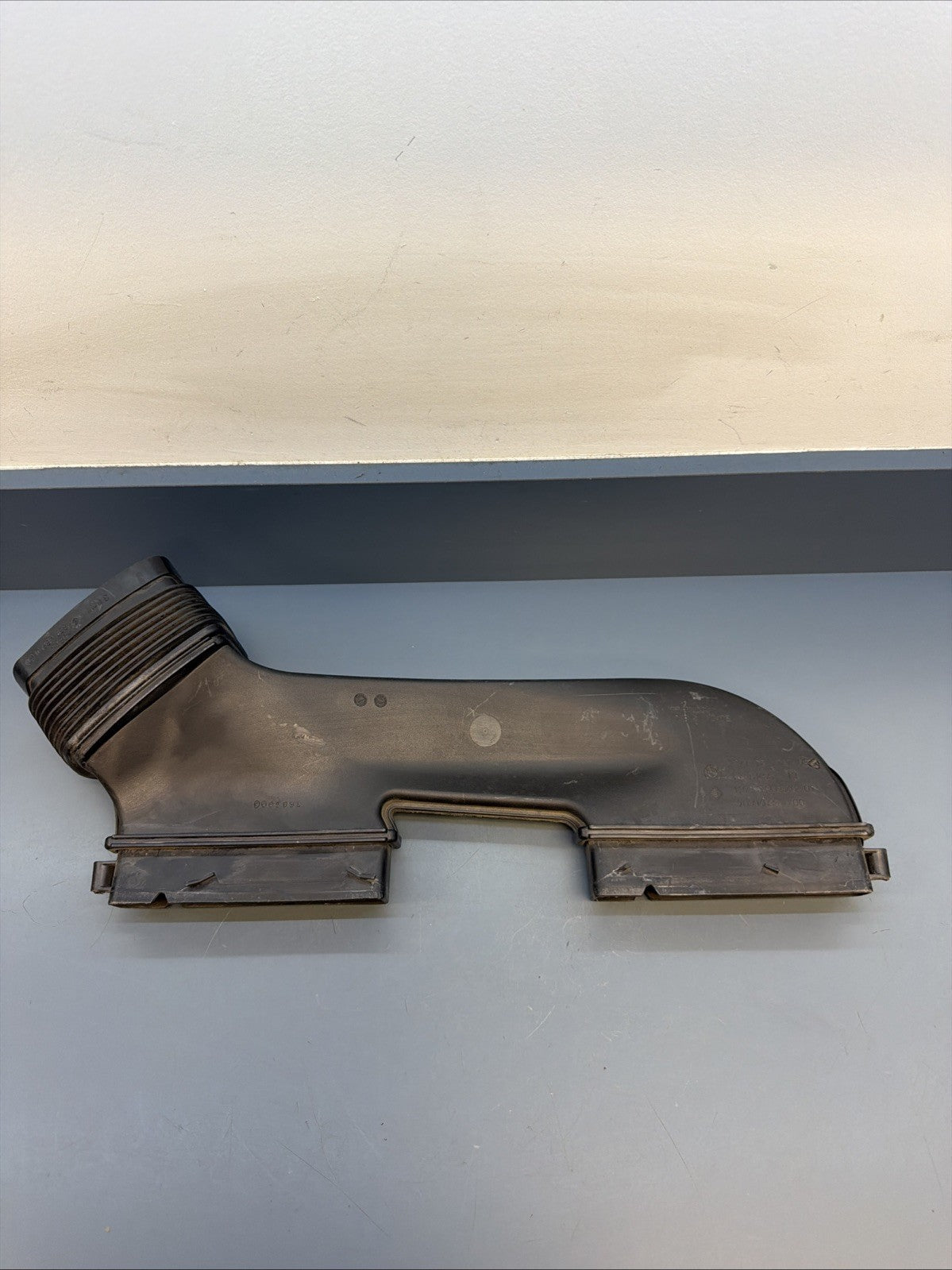 2007 - 2010 BMW E90 E92 E93 335I N54 FRONT AIR INTAKE AIR DUCT OEM 7541737