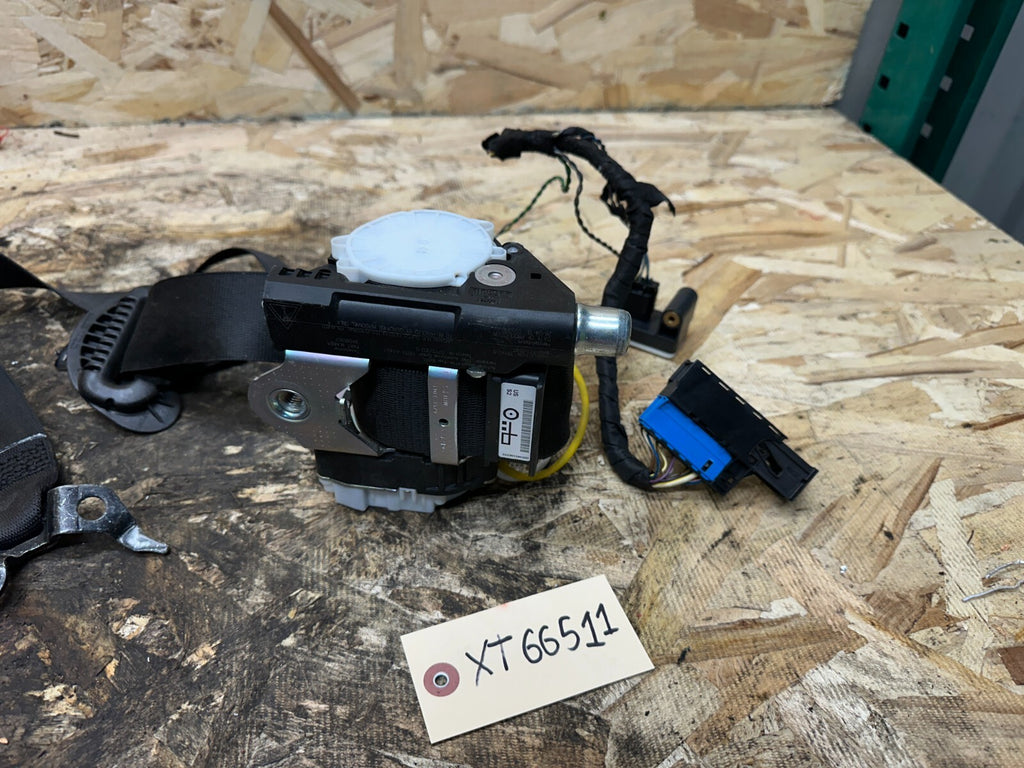 BMW 2012-2015 E84 X1 FRONT RIGHT PASSANGER SEAT BELT RETRACTOR OEM 34061695