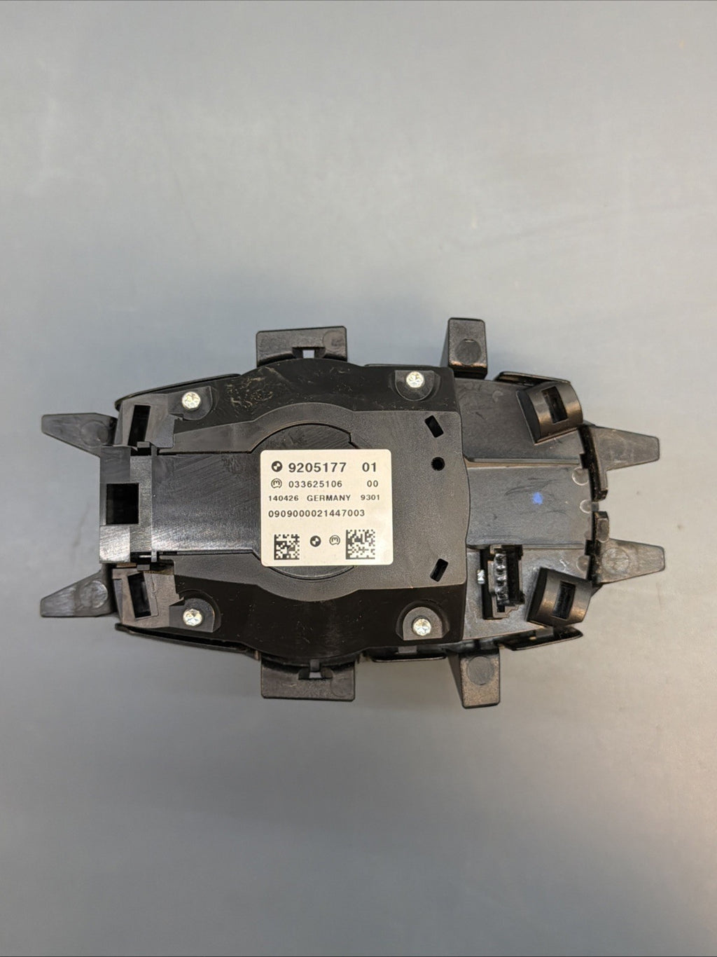 07-14 BMW E70 E71 E72 E60 E63 E81 E88 E90 E92 E84 X5 Media CONTROL 9205177