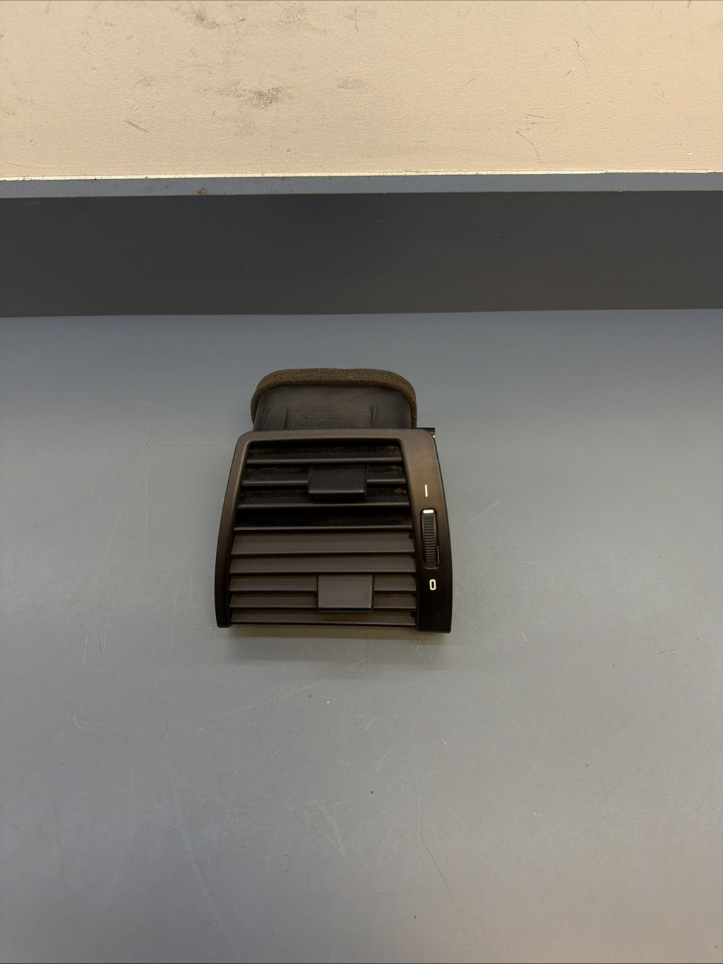 BMW E53 X5 LEFT FRONT FRESH AIR GRILLE DASHBOARD VENT CONDITIONING HEAT 8402215