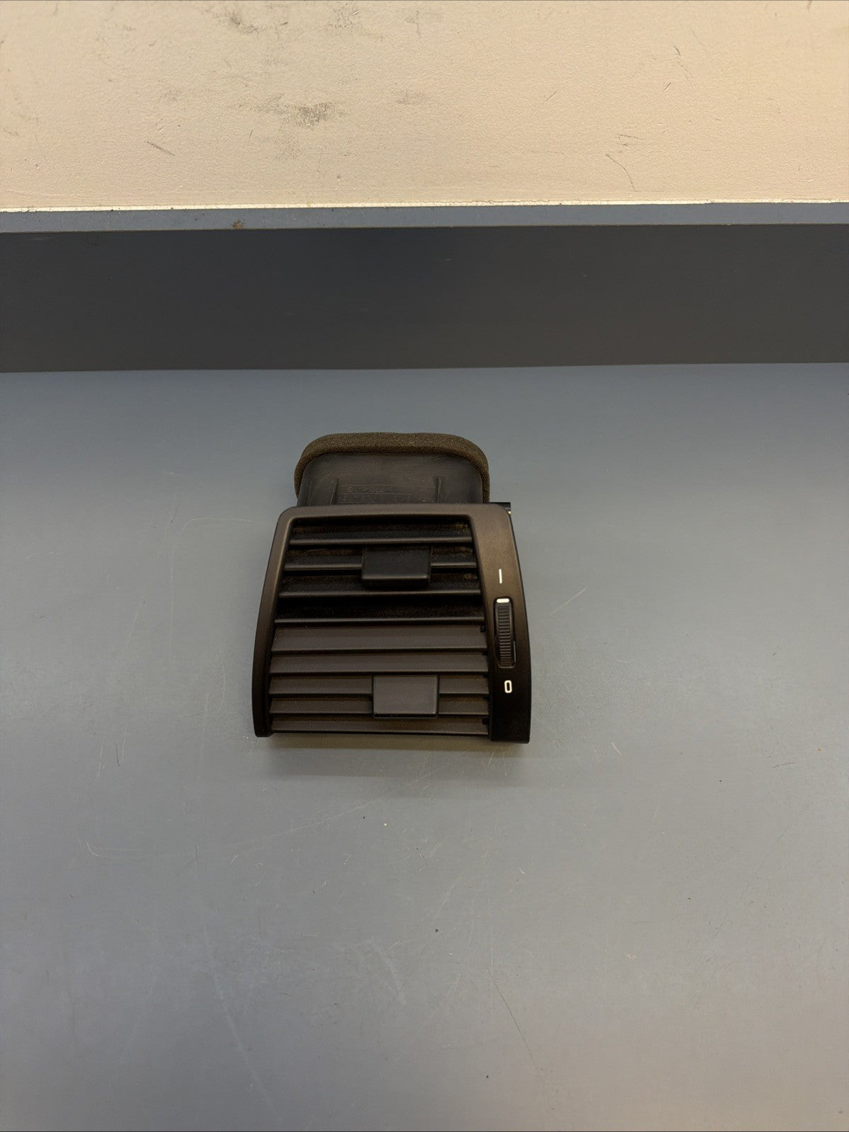 BMW E53 X5 LEFT FRONT FRESH AIR GRILLE DASHBOARD VENT CONDITIONING HEAT 8402215